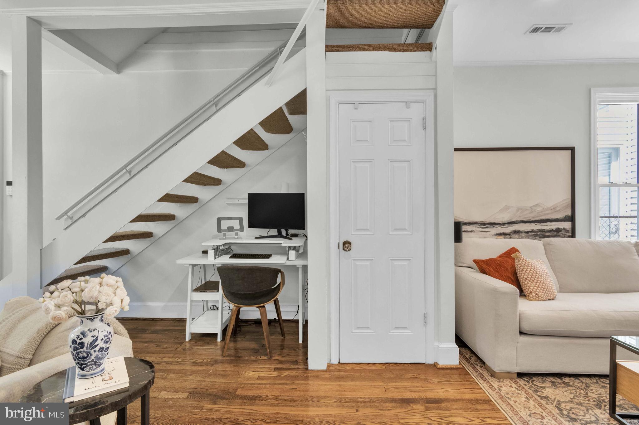 1526 GALES STREET NE