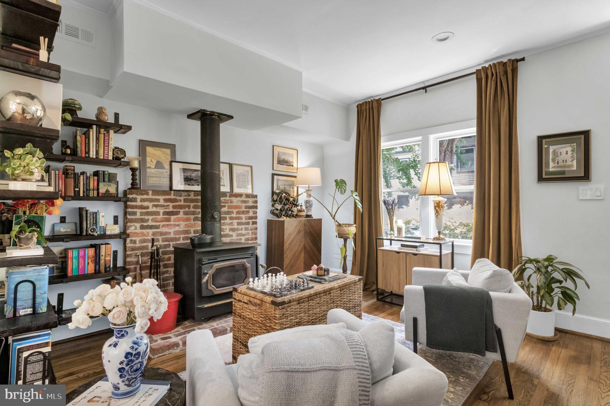 1526 GALES STREET NE