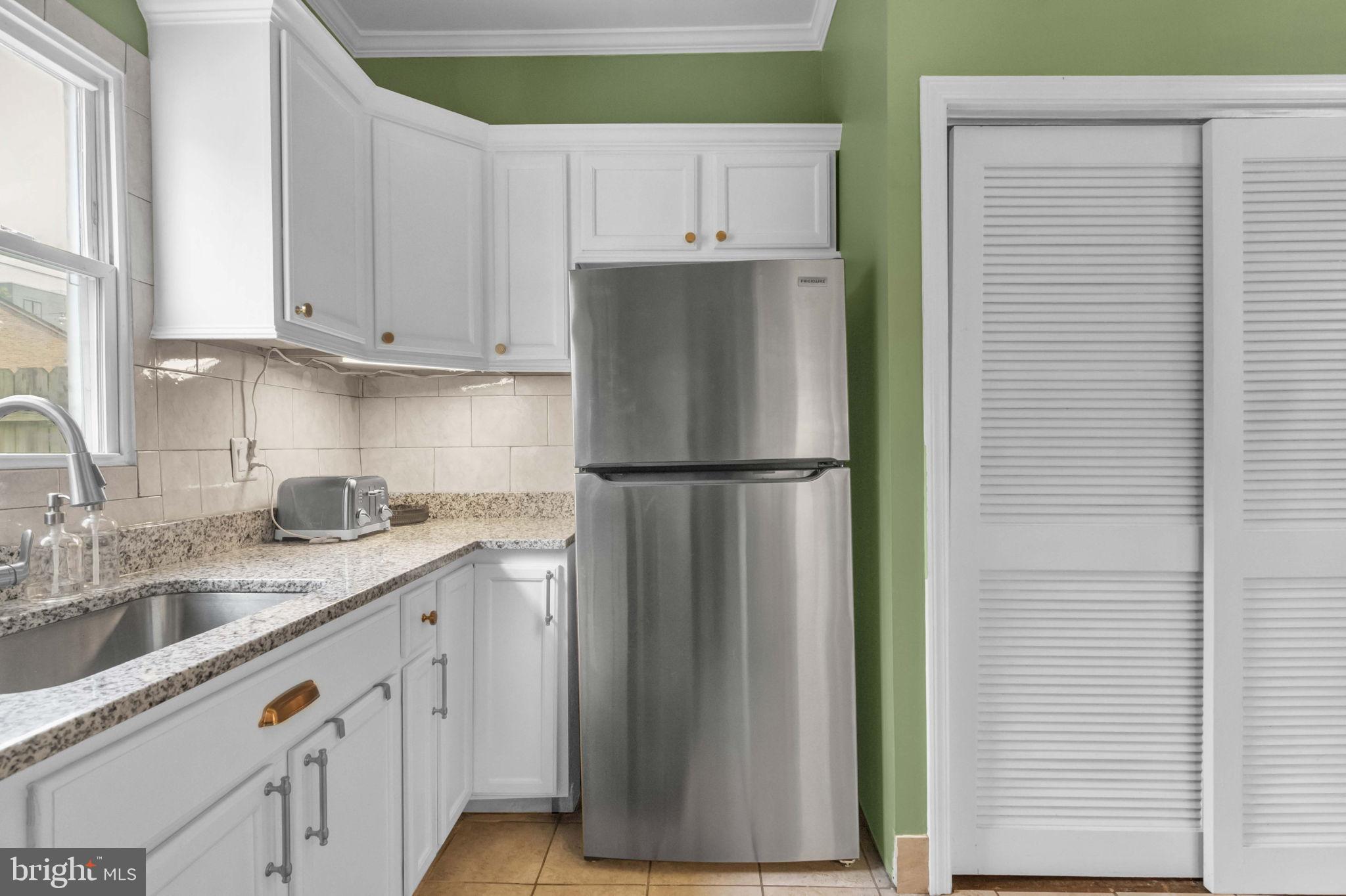 1526 GALES STREET NE