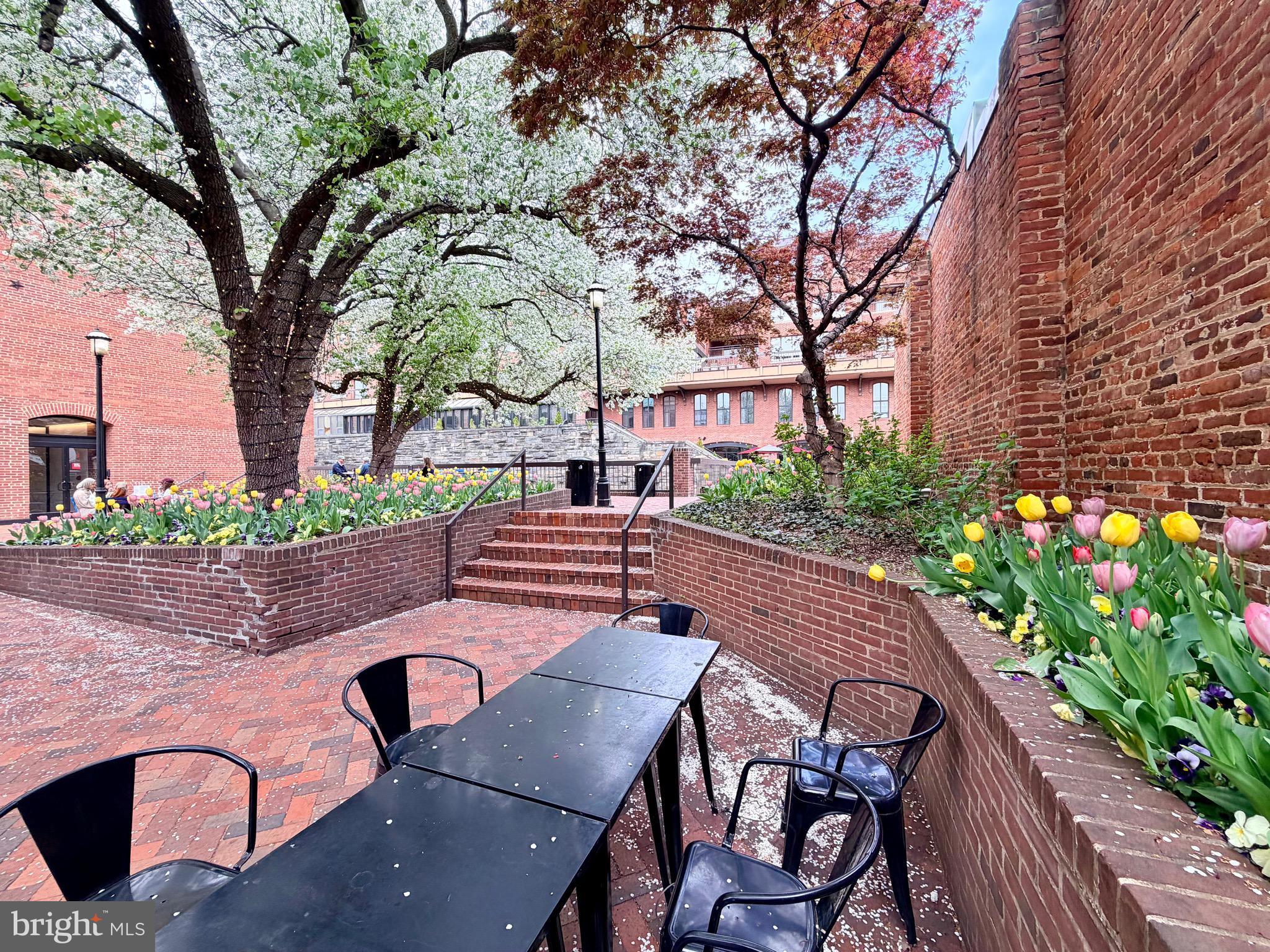 1080 WISCONSIN AVENUE NW 2004