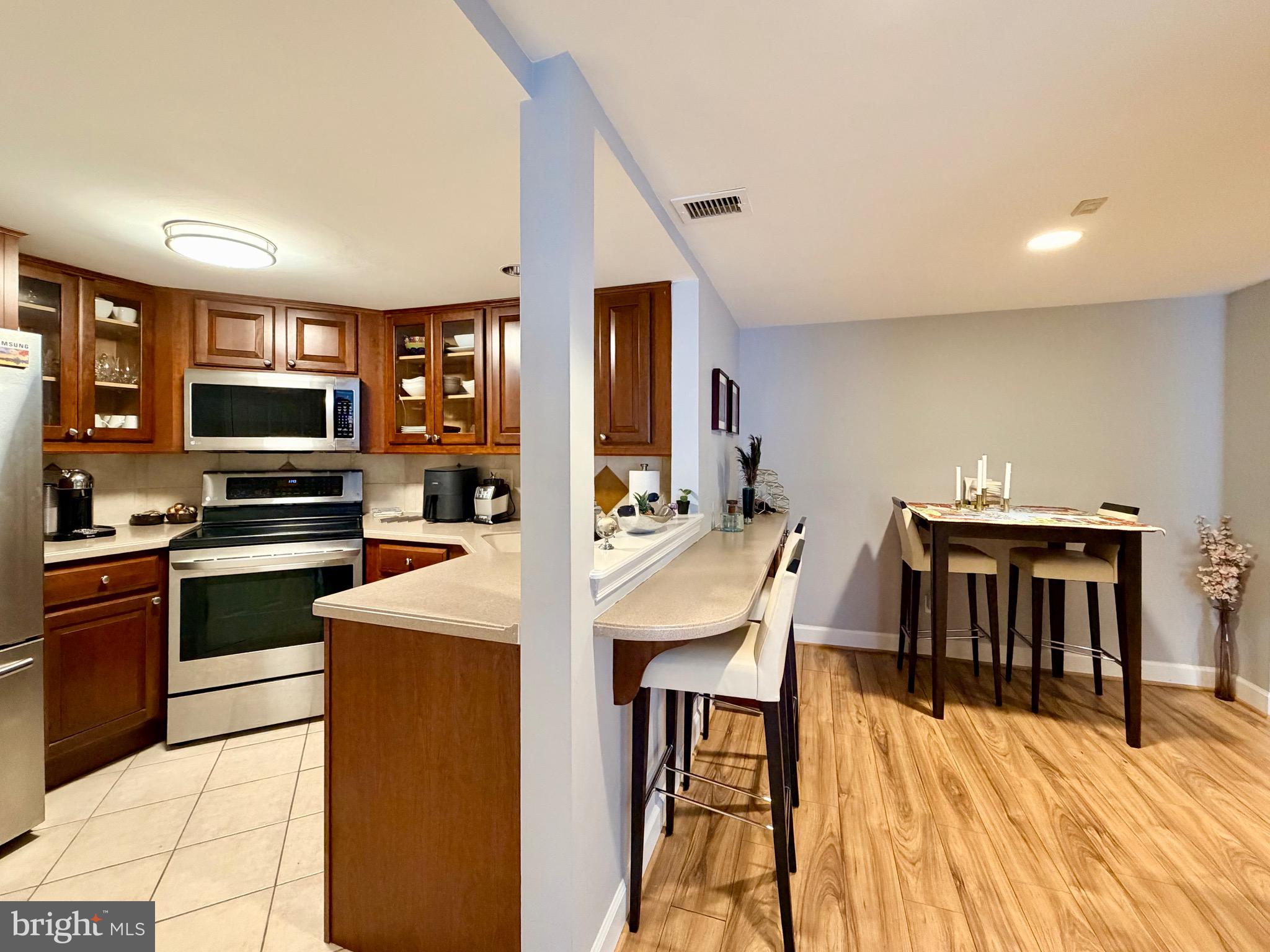 1080 WISCONSIN AVENUE NW 2004