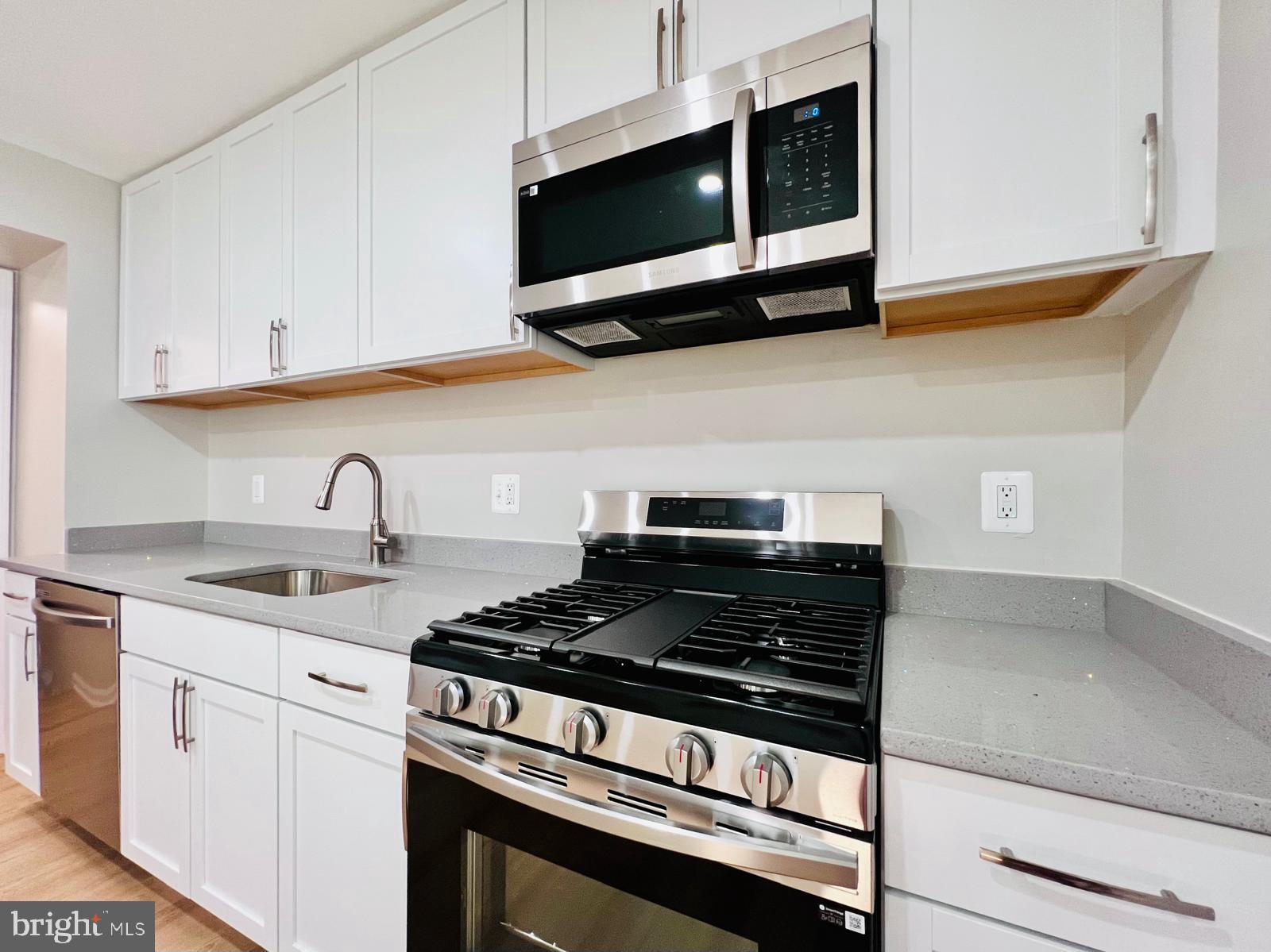 8214 Dunfield Ct