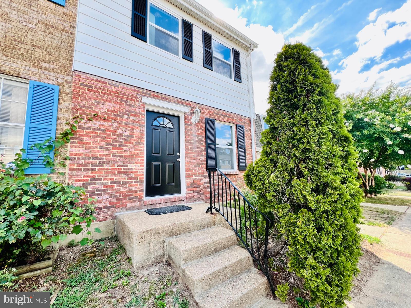 8214 Dunfield Ct