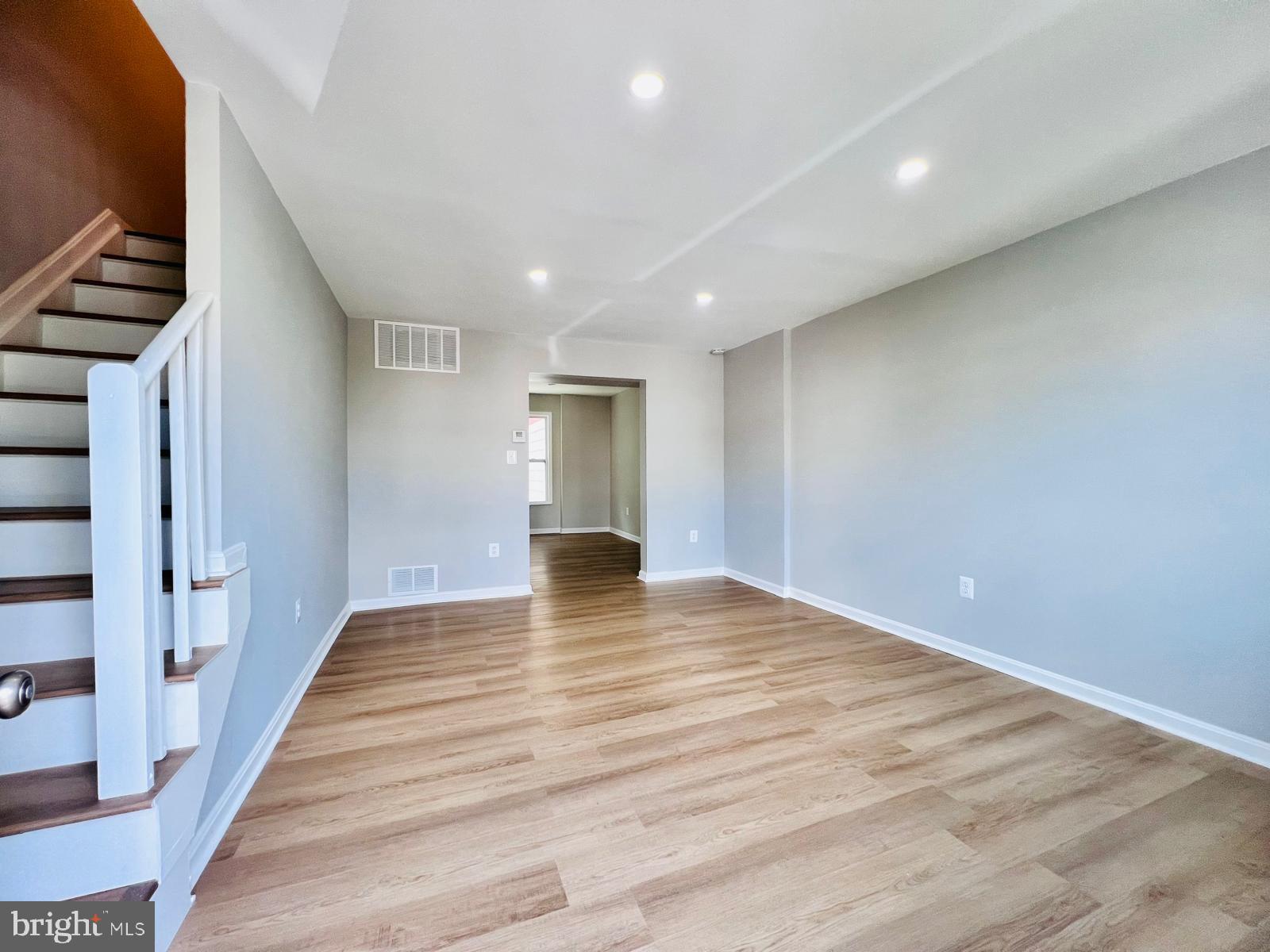 8214 Dunfield Ct