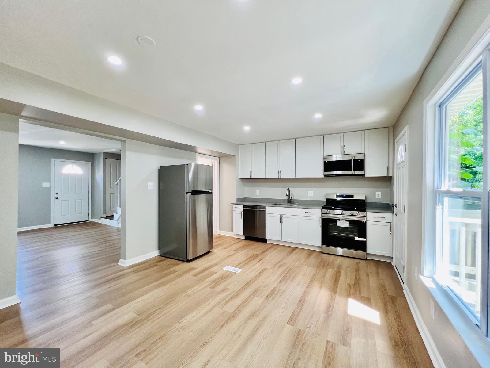 8214 Dunfield Ct
