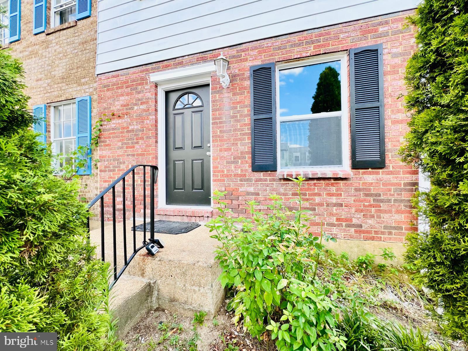 8214 Dunfield Ct