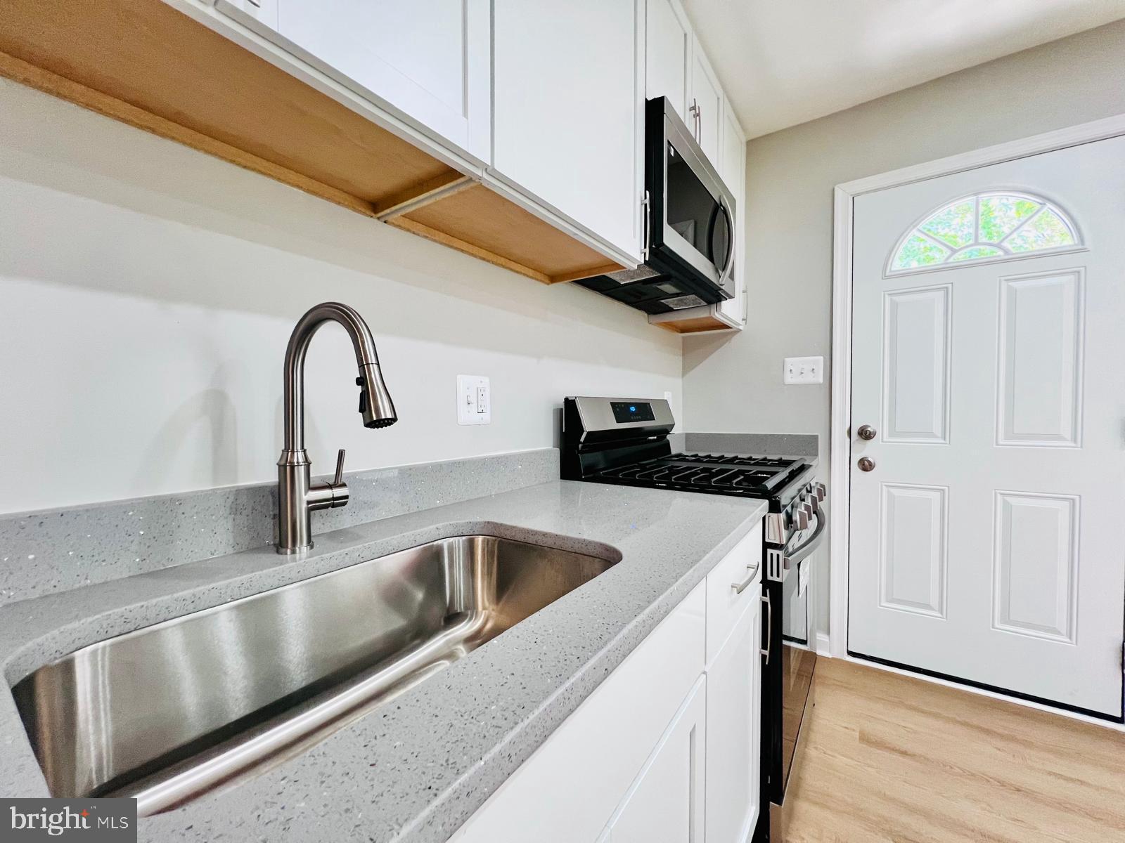 8214 Dunfield Ct