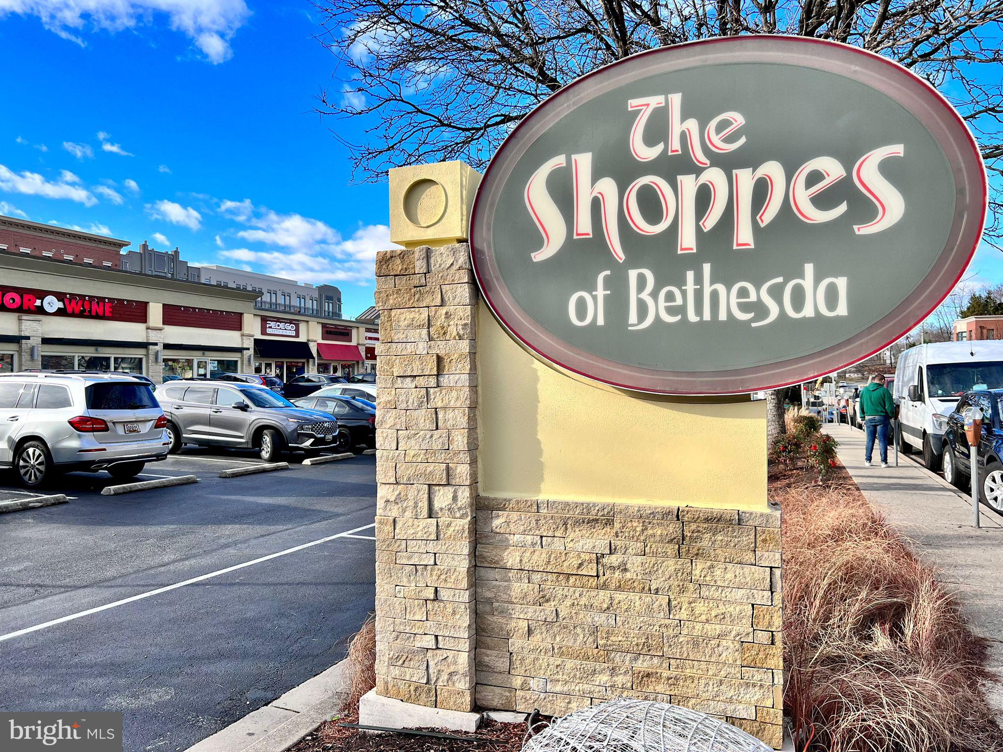 4915 Hampden Ln #307