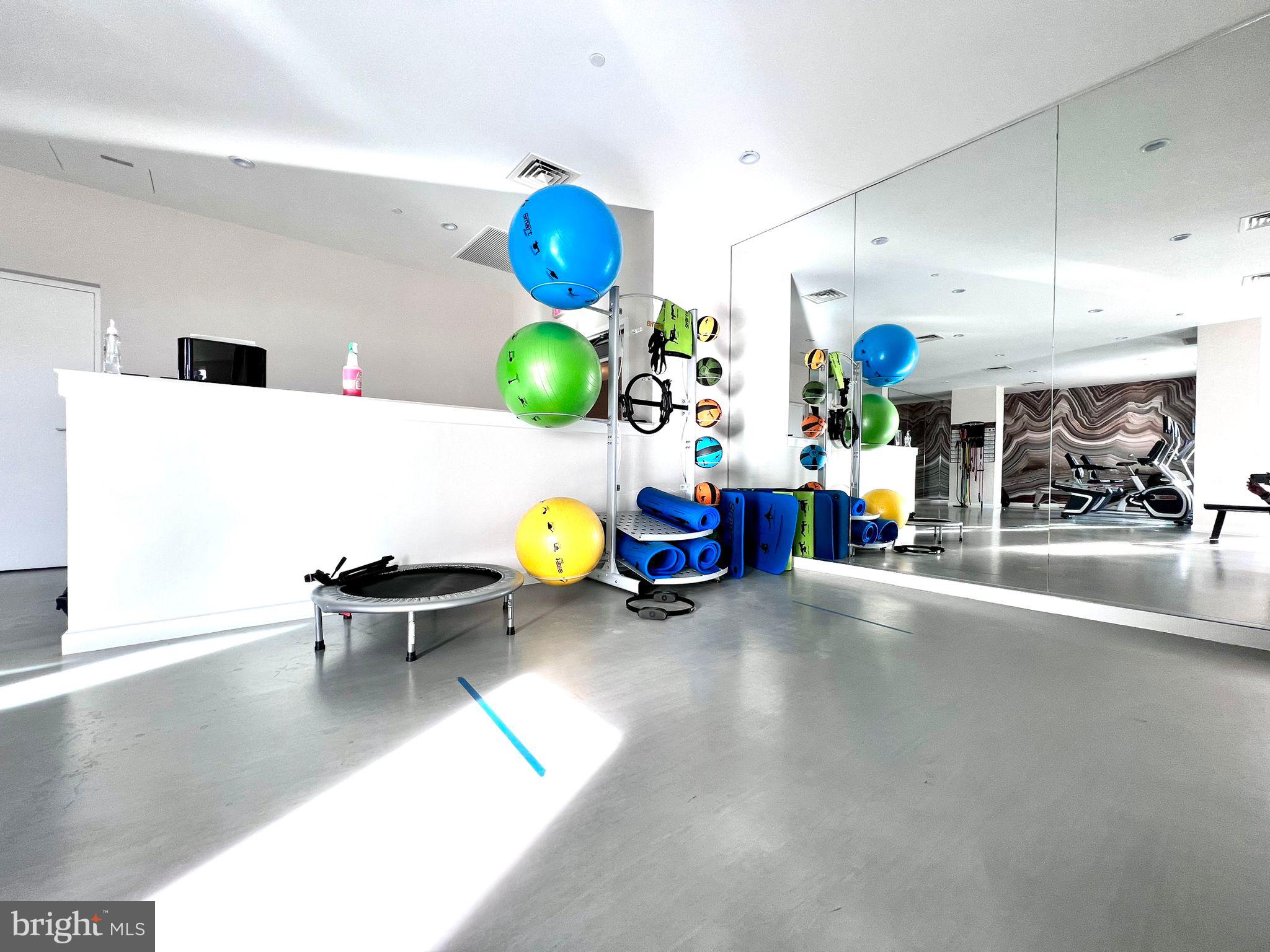 4915 Hampden Ln #307