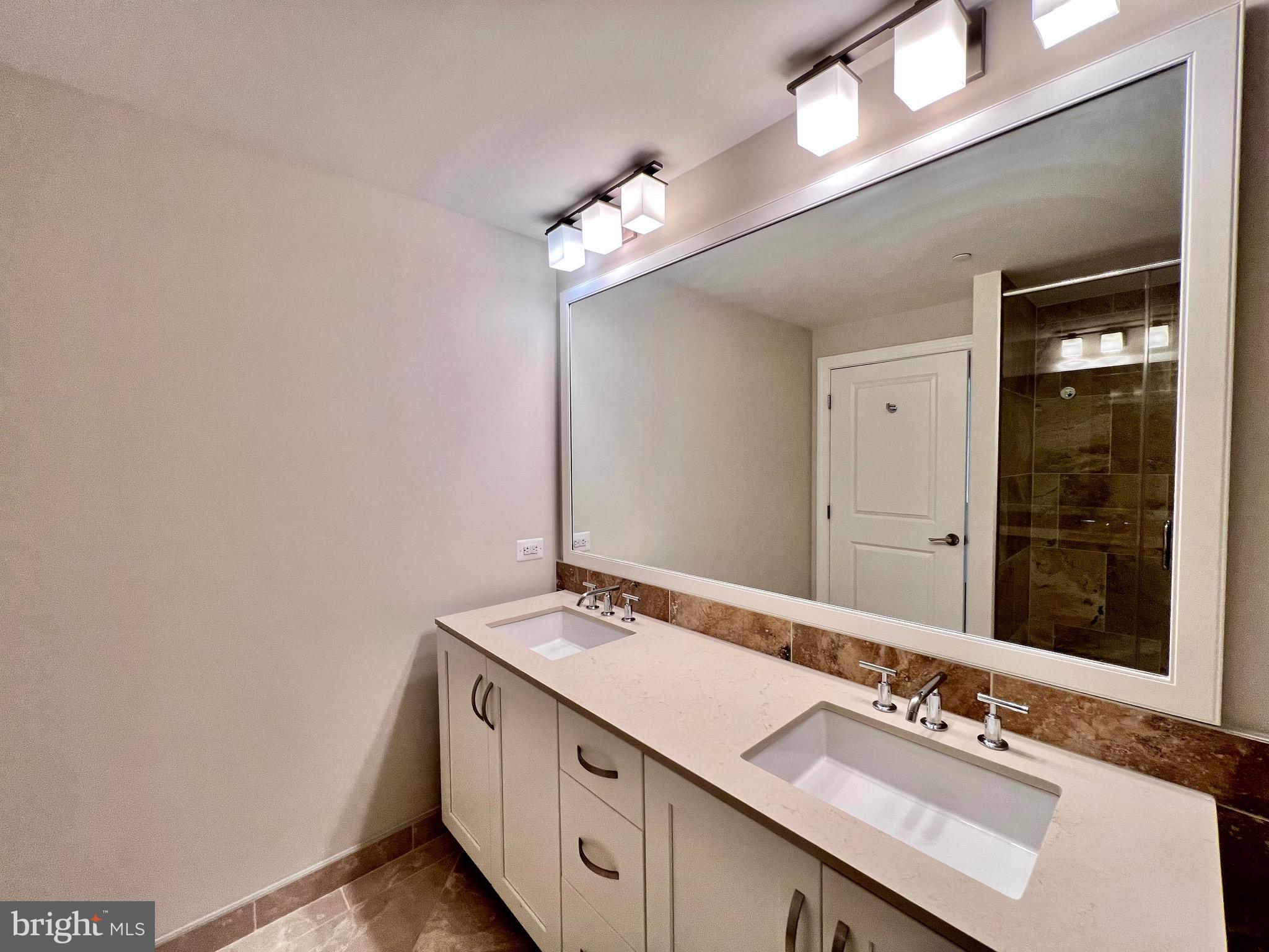 4915 Hampden Ln #307