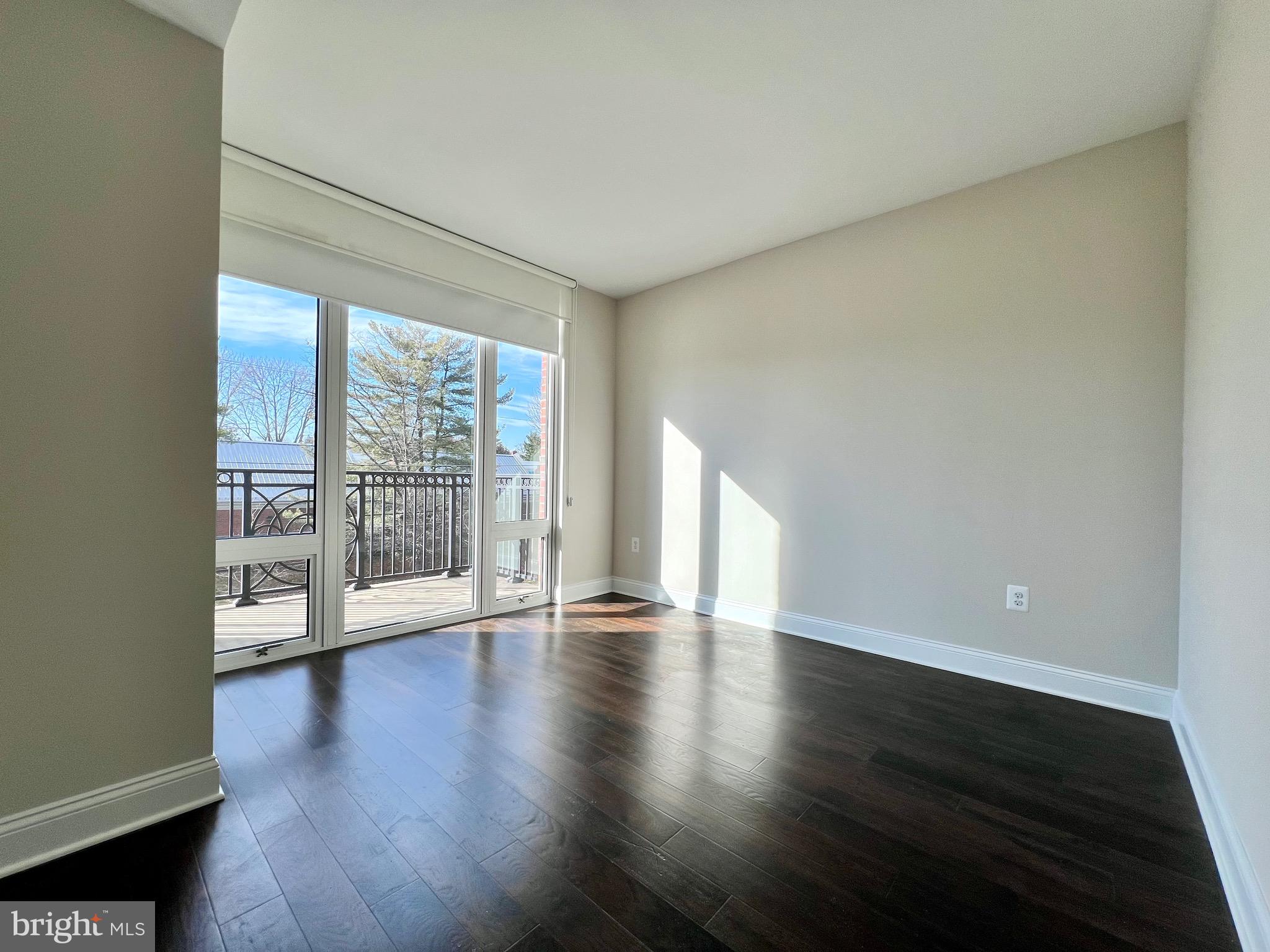 4915 Hampden Ln #307