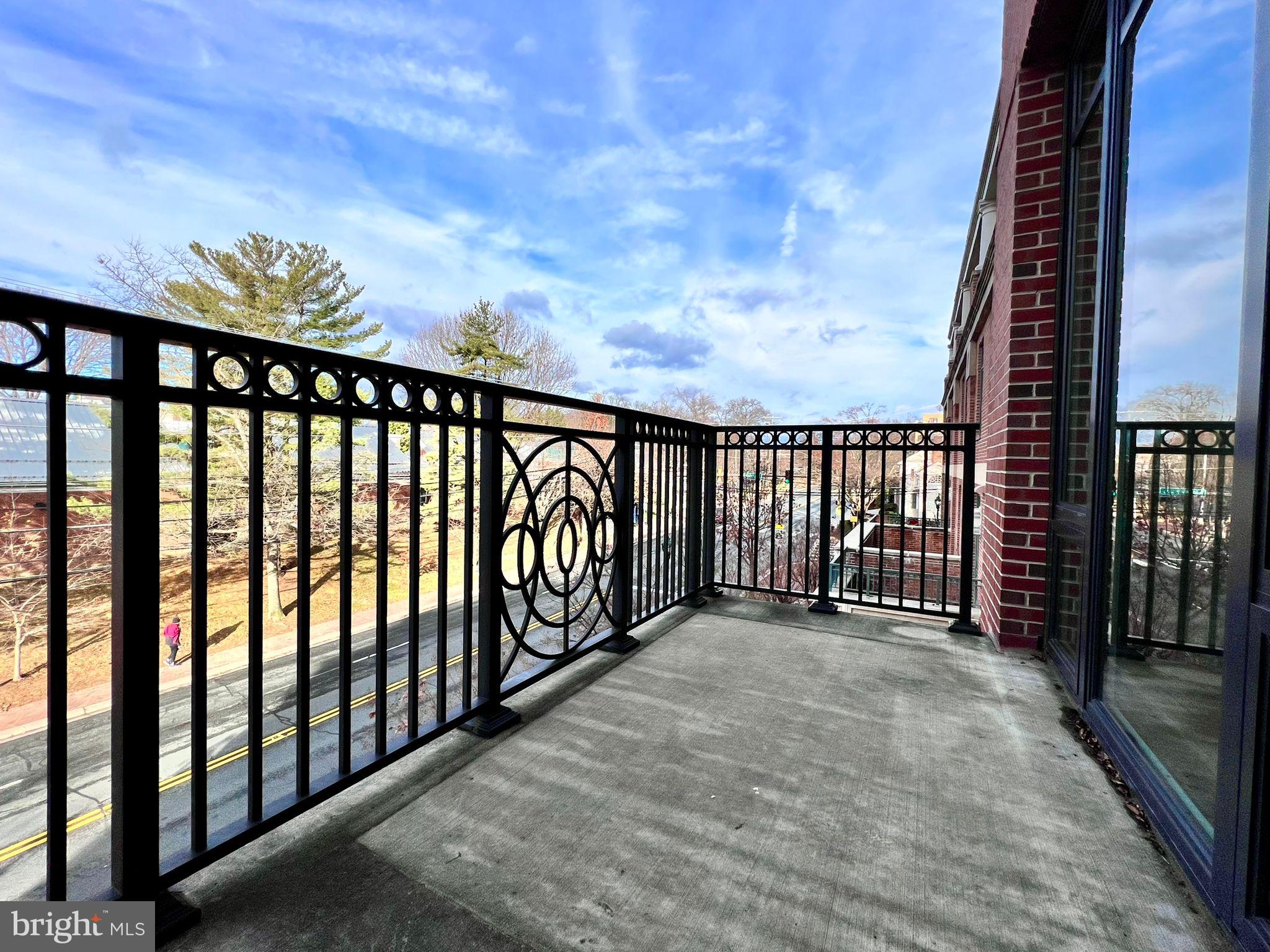 4915 Hampden Ln #307