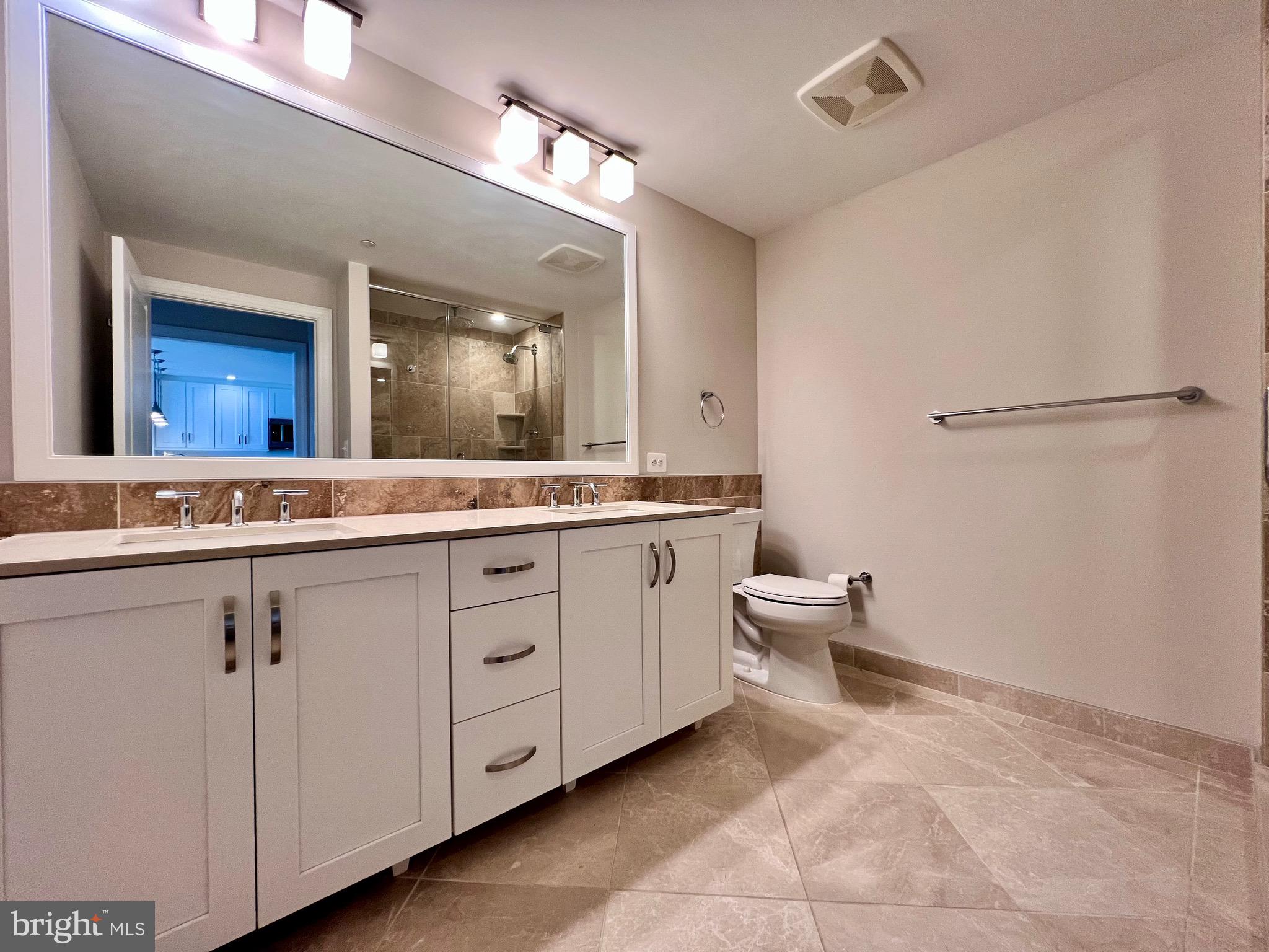 4915 Hampden Ln #307