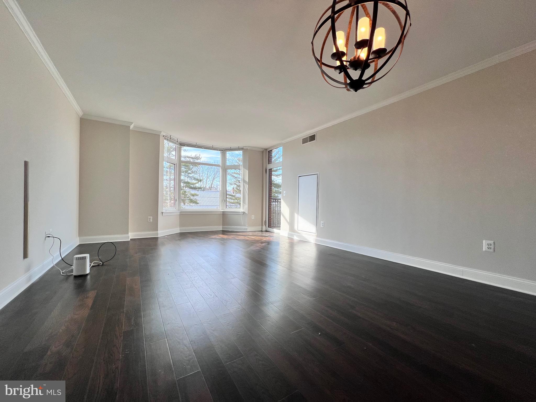 4915 Hampden Ln #307