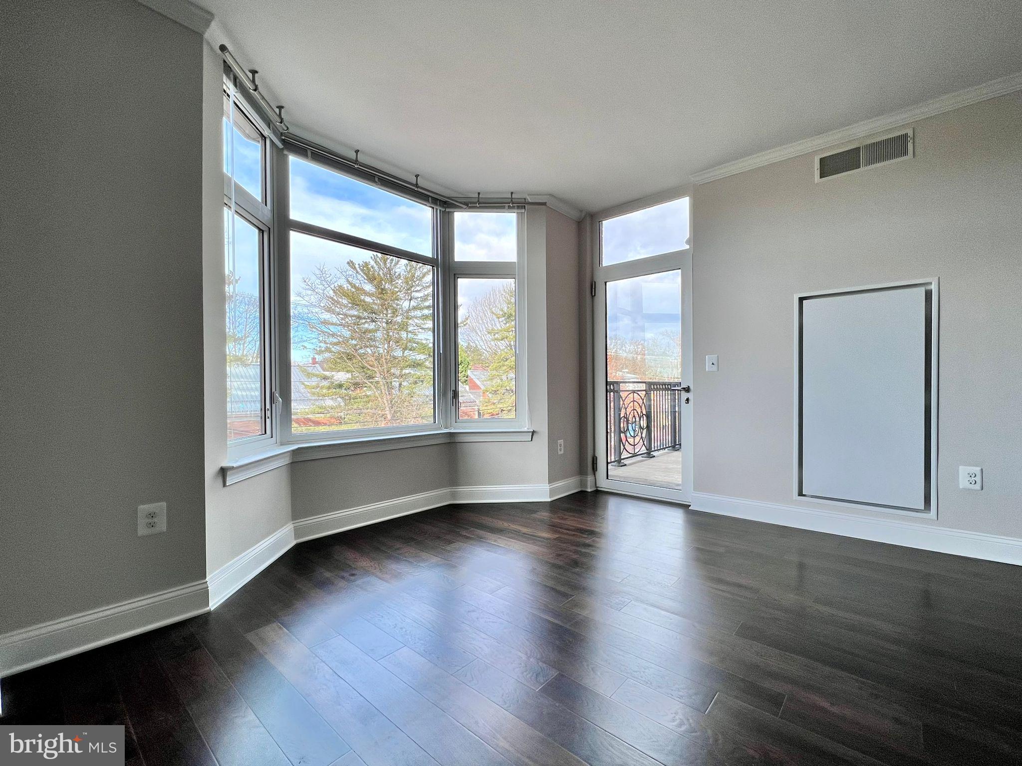 4915 Hampden Ln #307