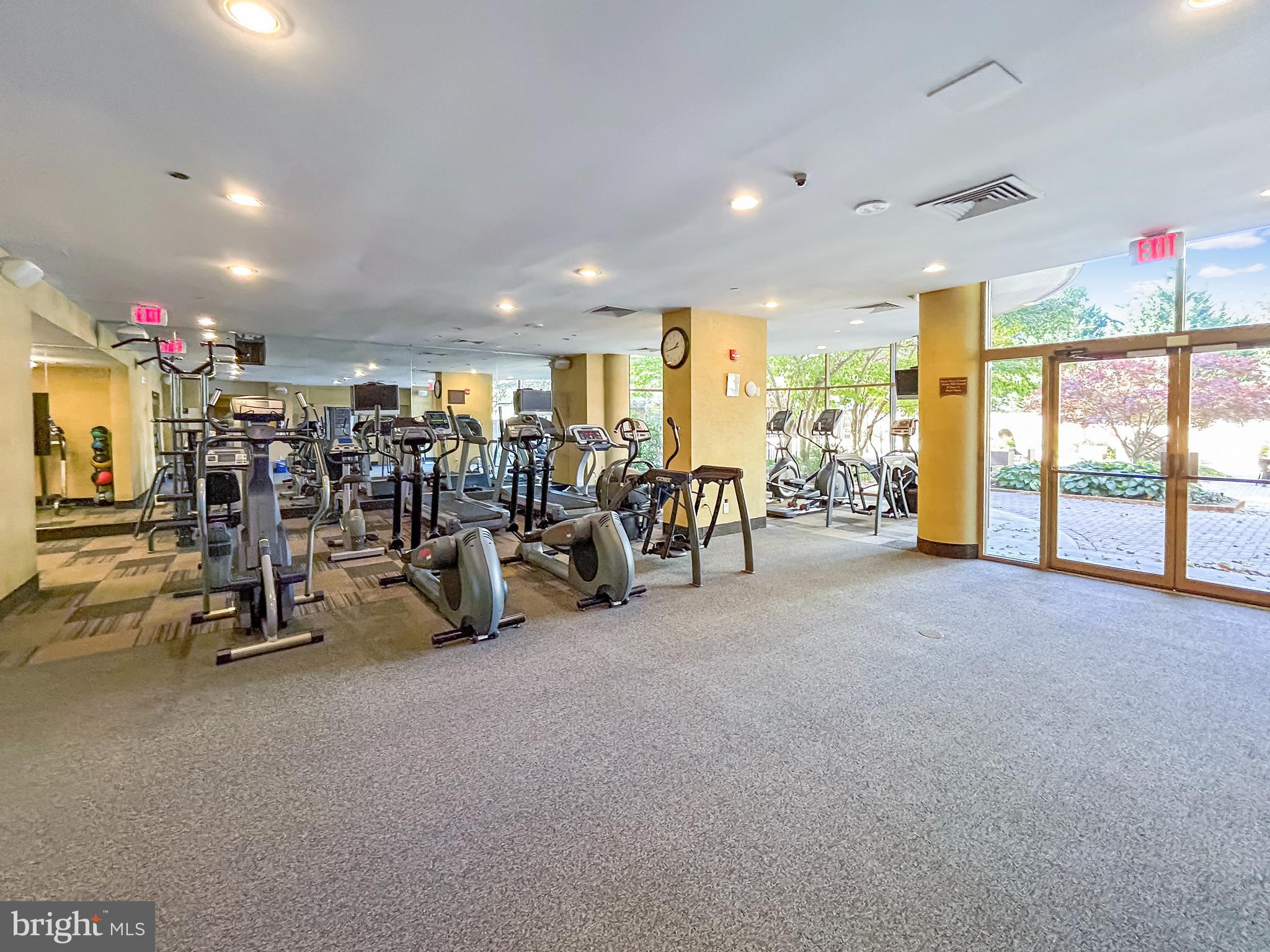 10101 GROSVENOR PL #2008