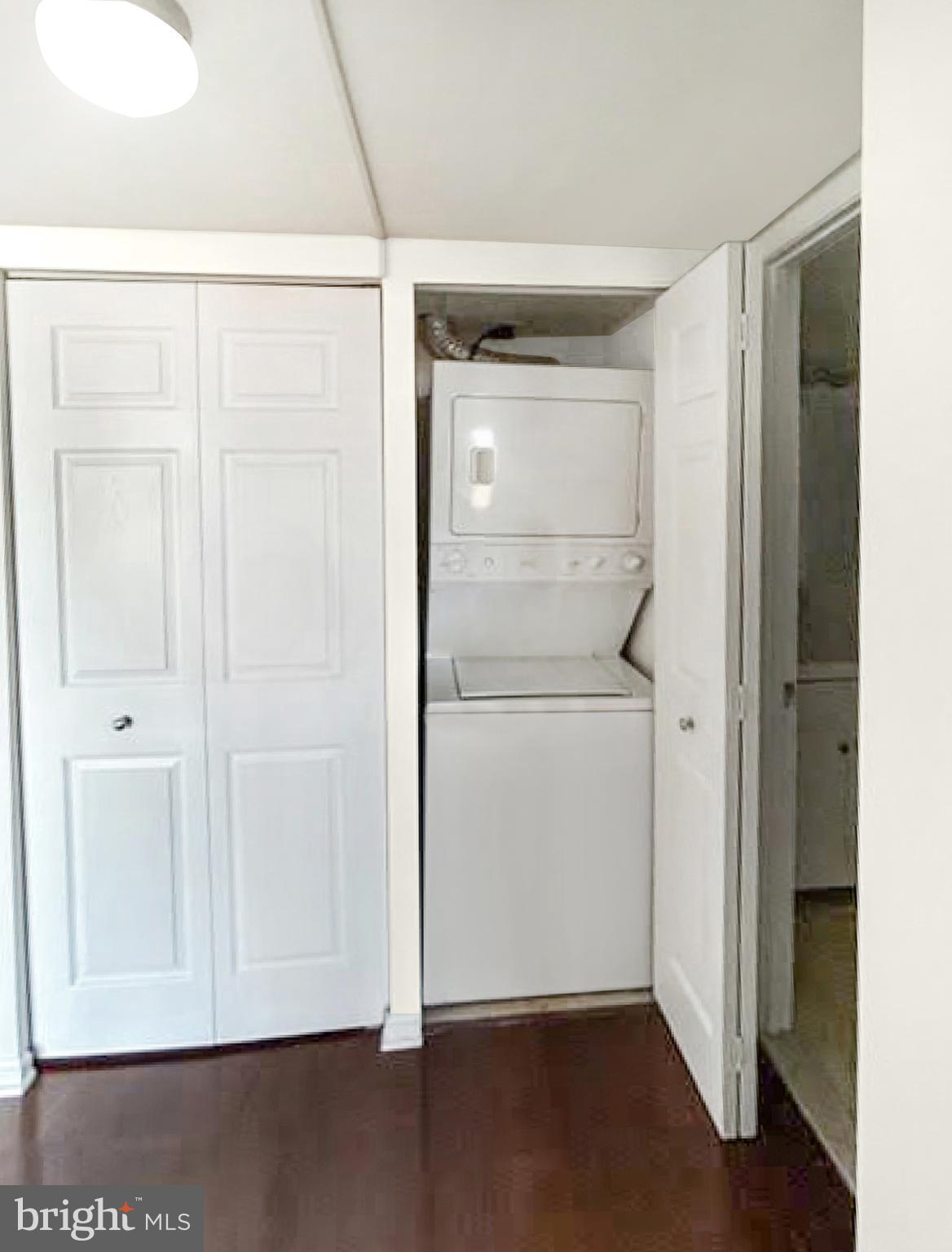 10101 GROSVENOR PL #2008