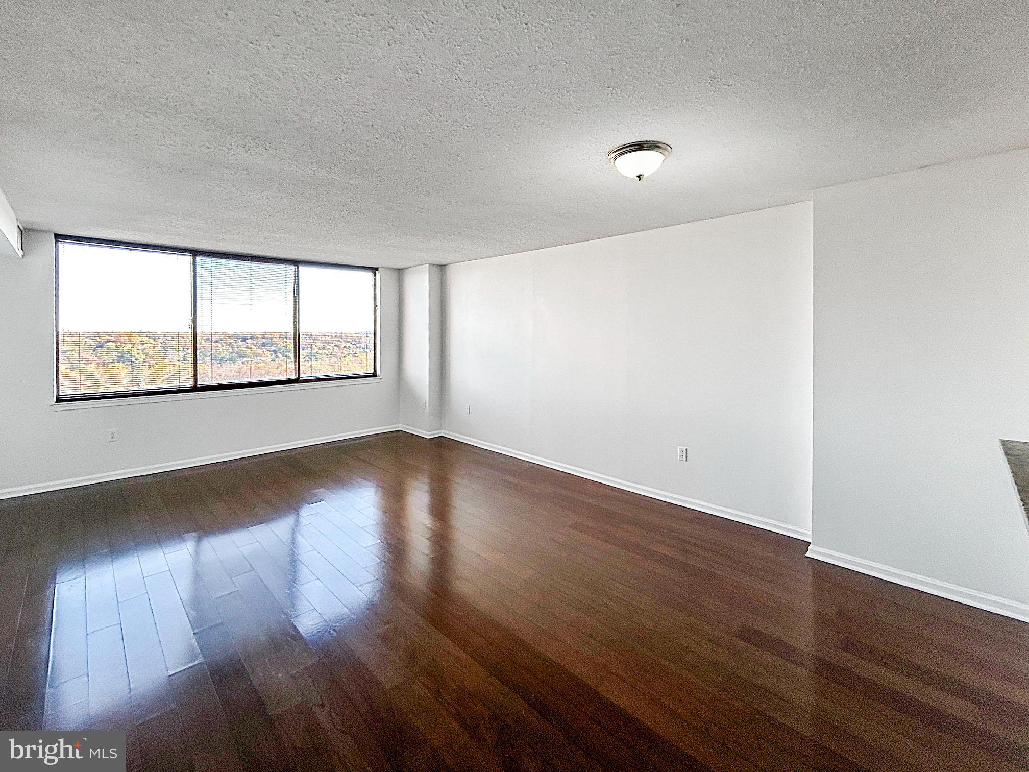 10101 GROSVENOR PL #2008