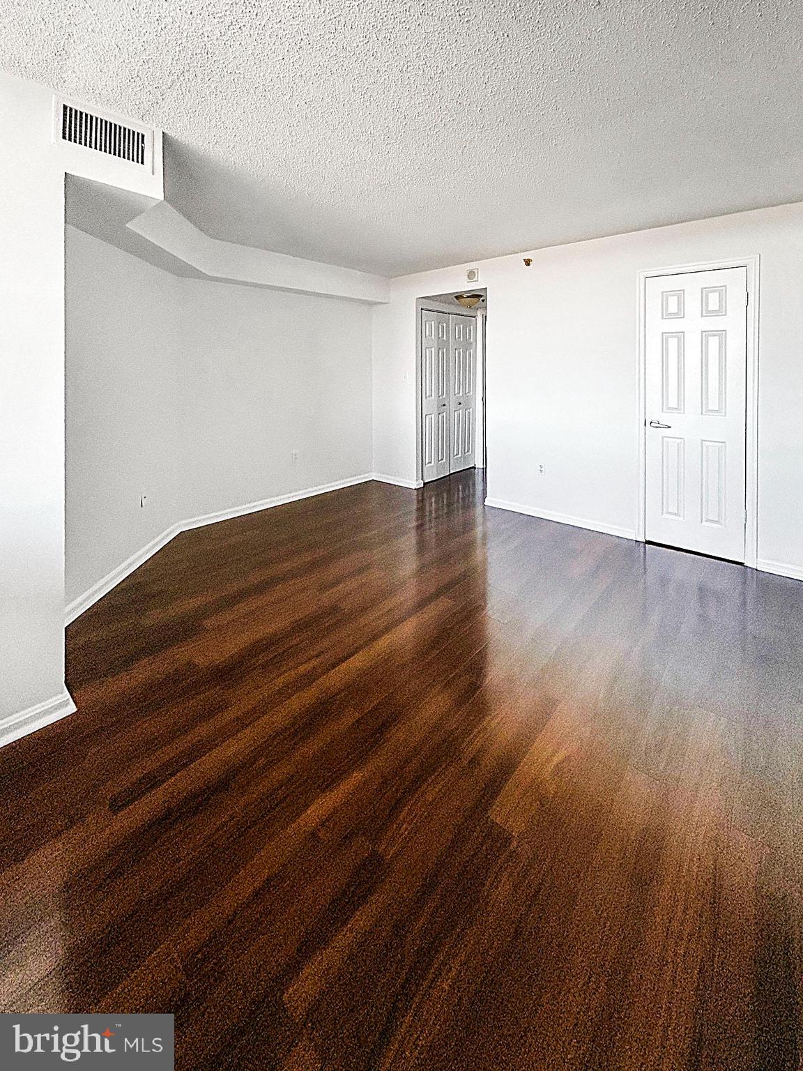 10101 GROSVENOR PL #2008