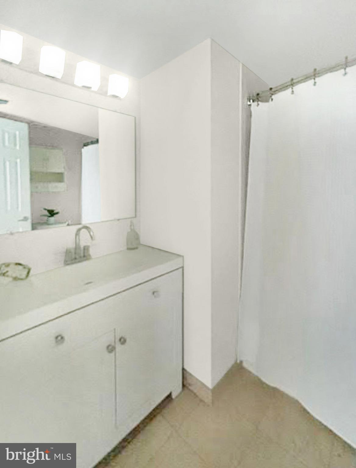 10101 GROSVENOR PL #2008