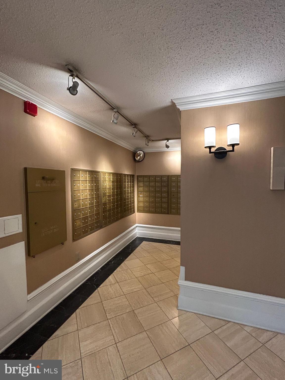 10101 GROSVENOR PL #2008