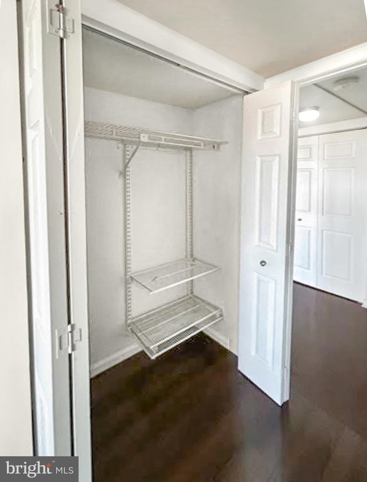 10101 GROSVENOR PL #2008