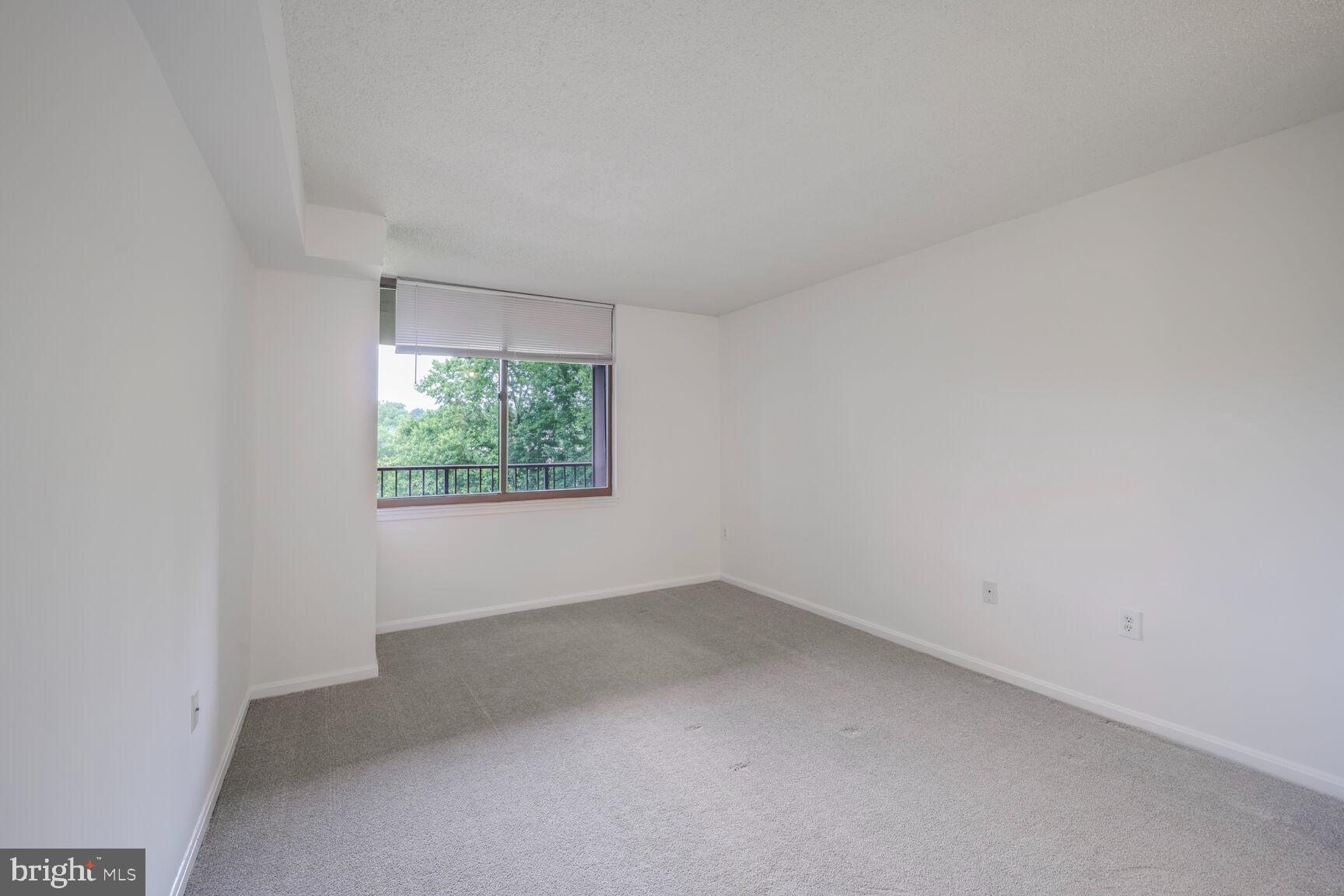10101 Grosvenor #215