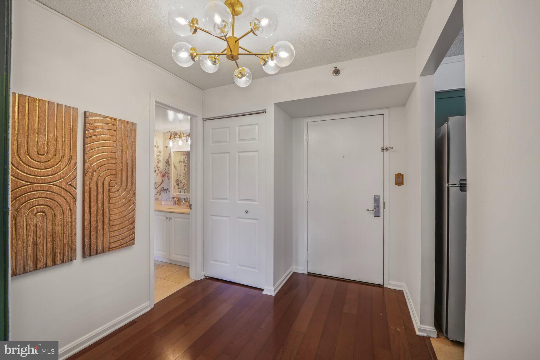 10101 Grosvenor #215