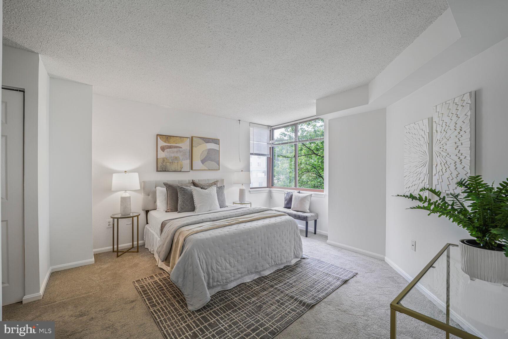10101 Grosvenor #215