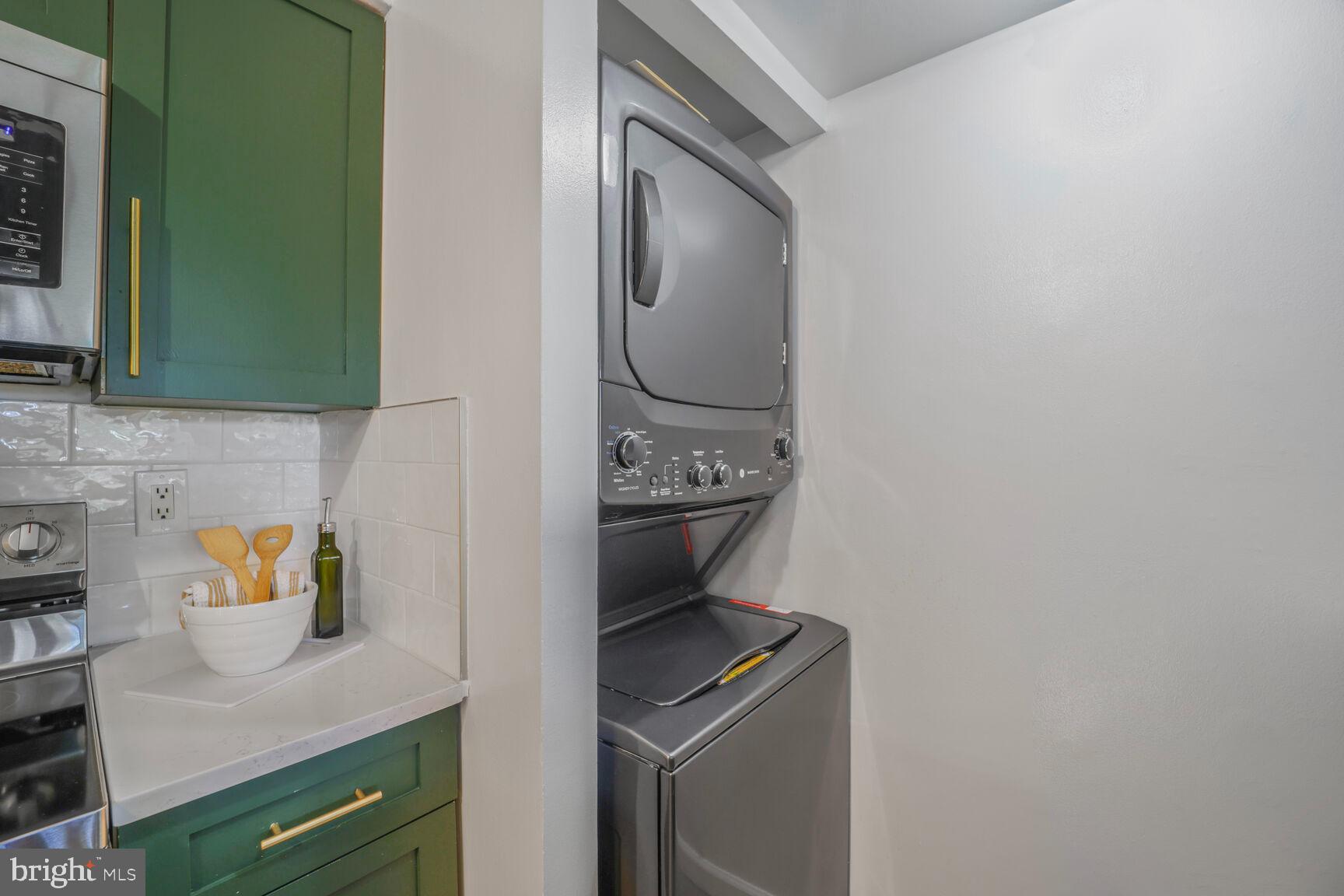 10101 Grosvenor #215