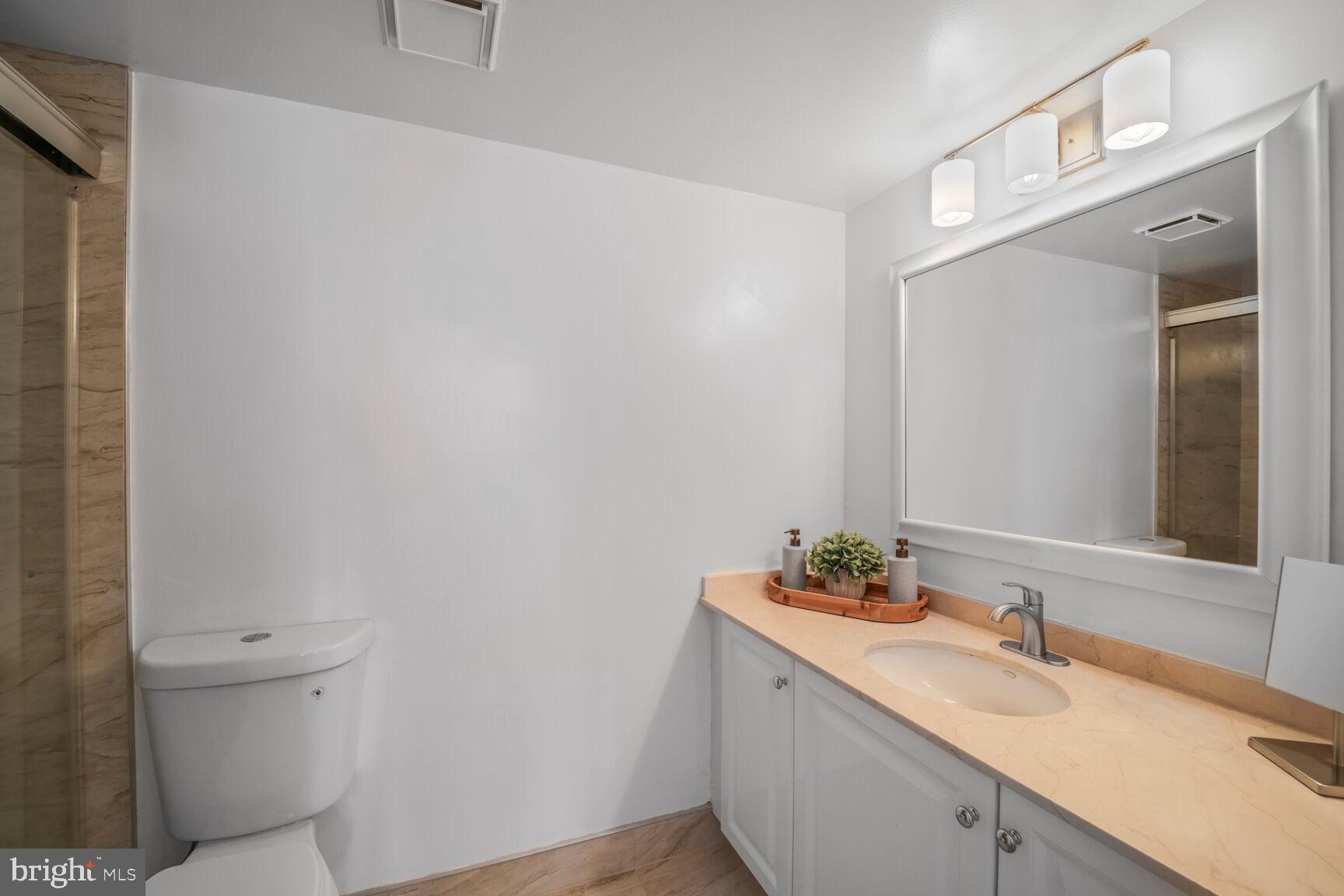 10101 Grosvenor #215
