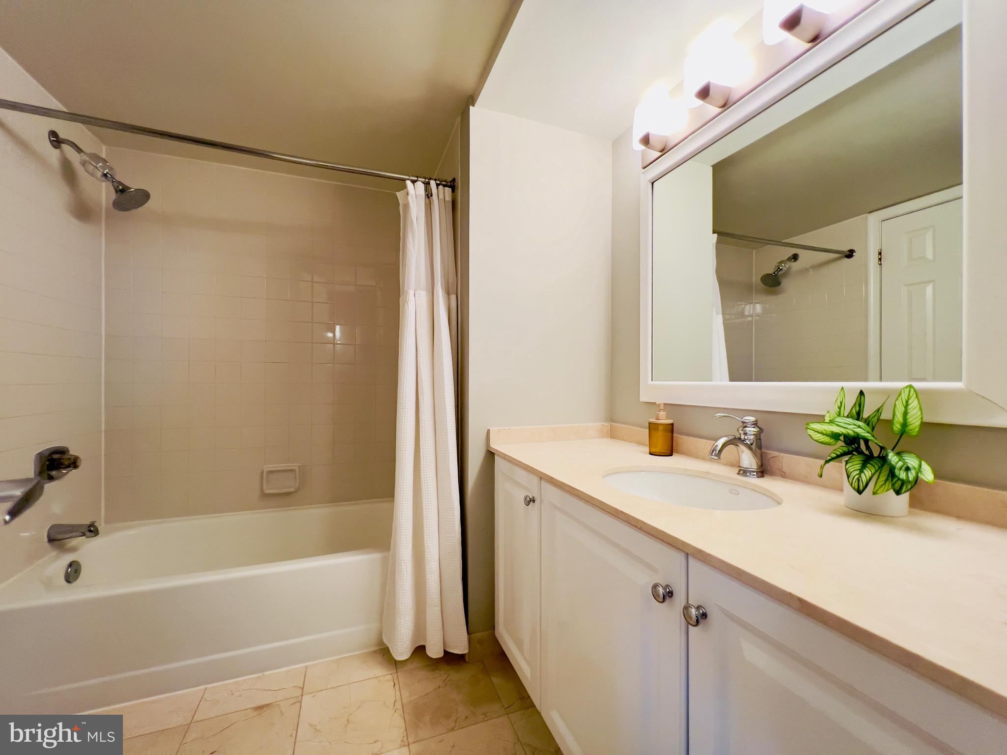 10101 GROSVENOR PLACE 2015