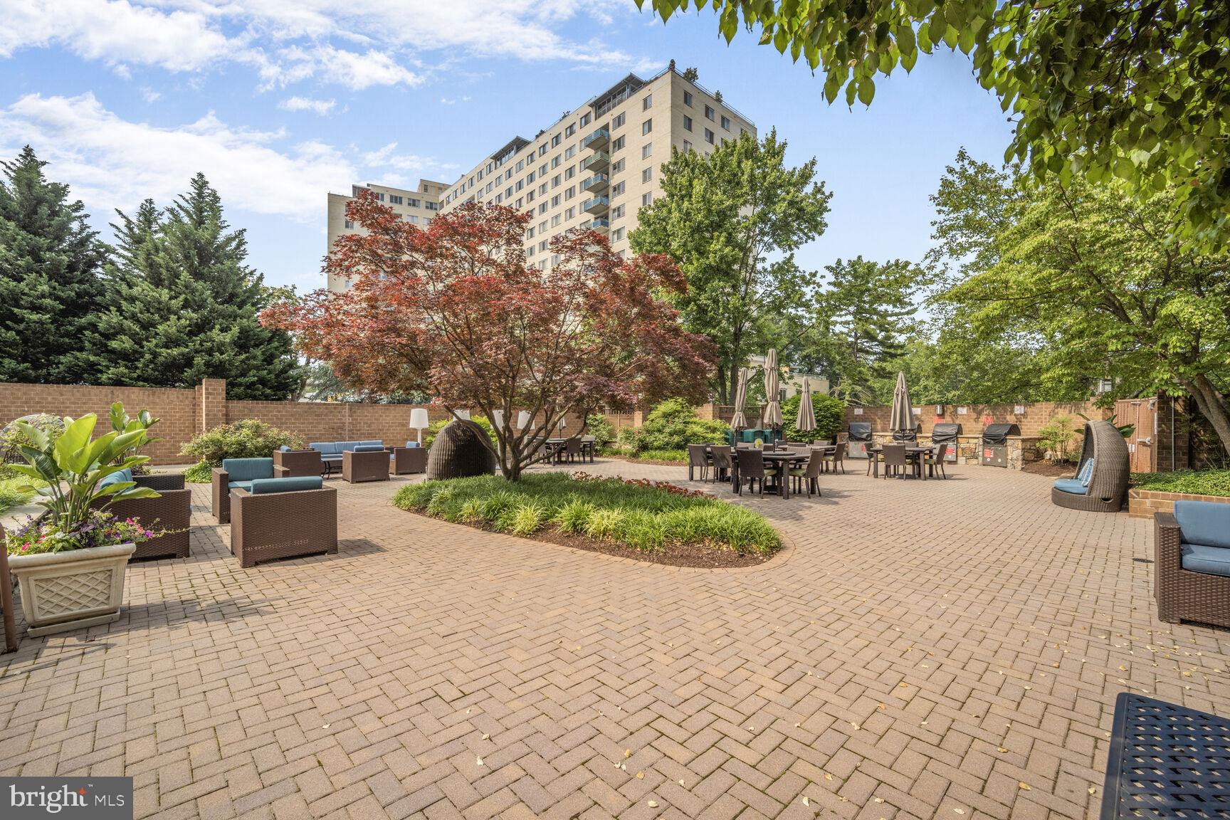 10101 GROSVENOR PLACE 2015