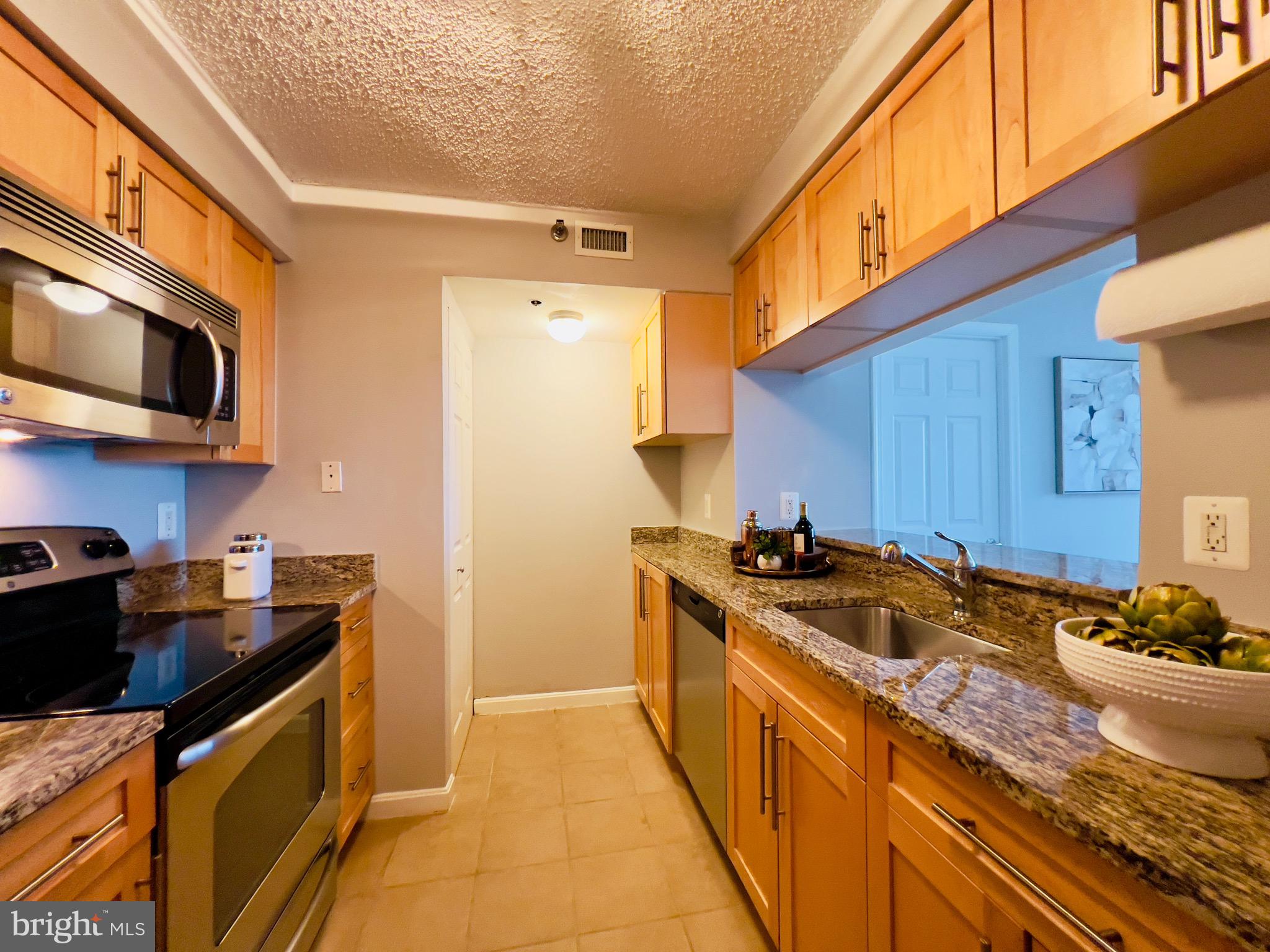 10101 GROSVENOR PLACE 2015
