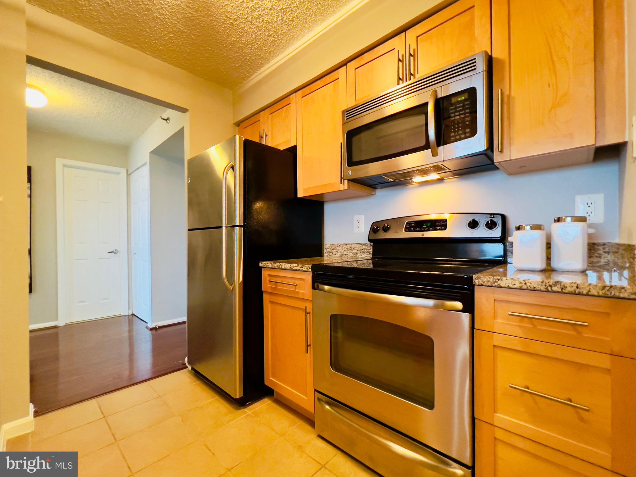 10101 GROSVENOR PLACE 2015