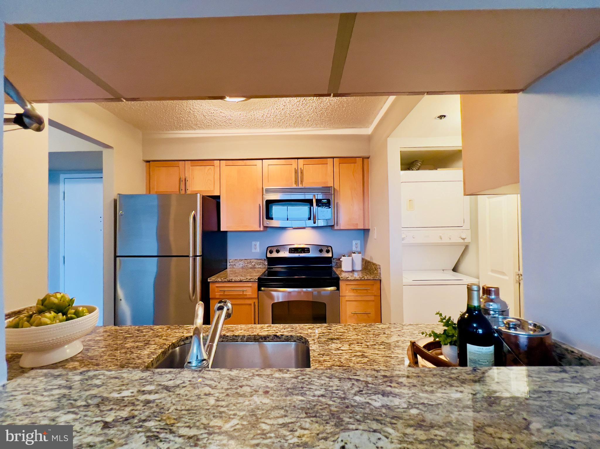 10101 GROSVENOR PLACE 2015