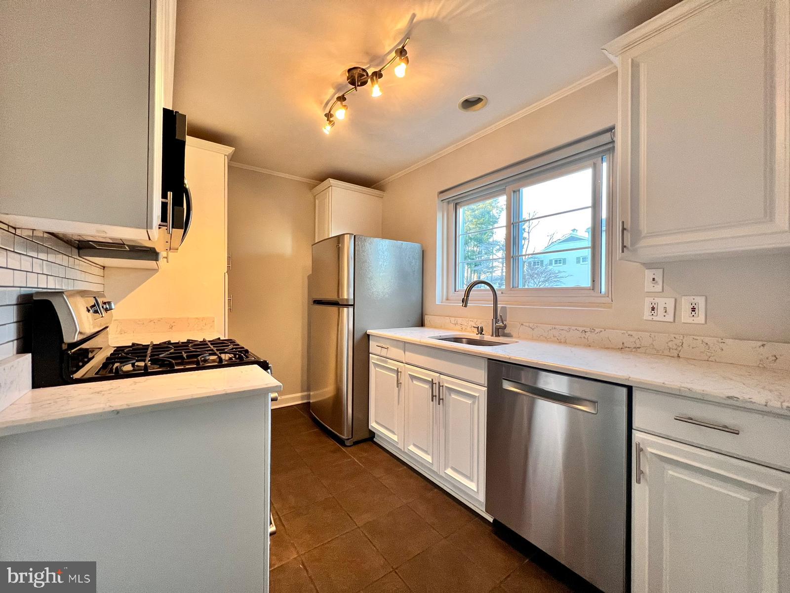 5332 POOKS HILL ROAD 304