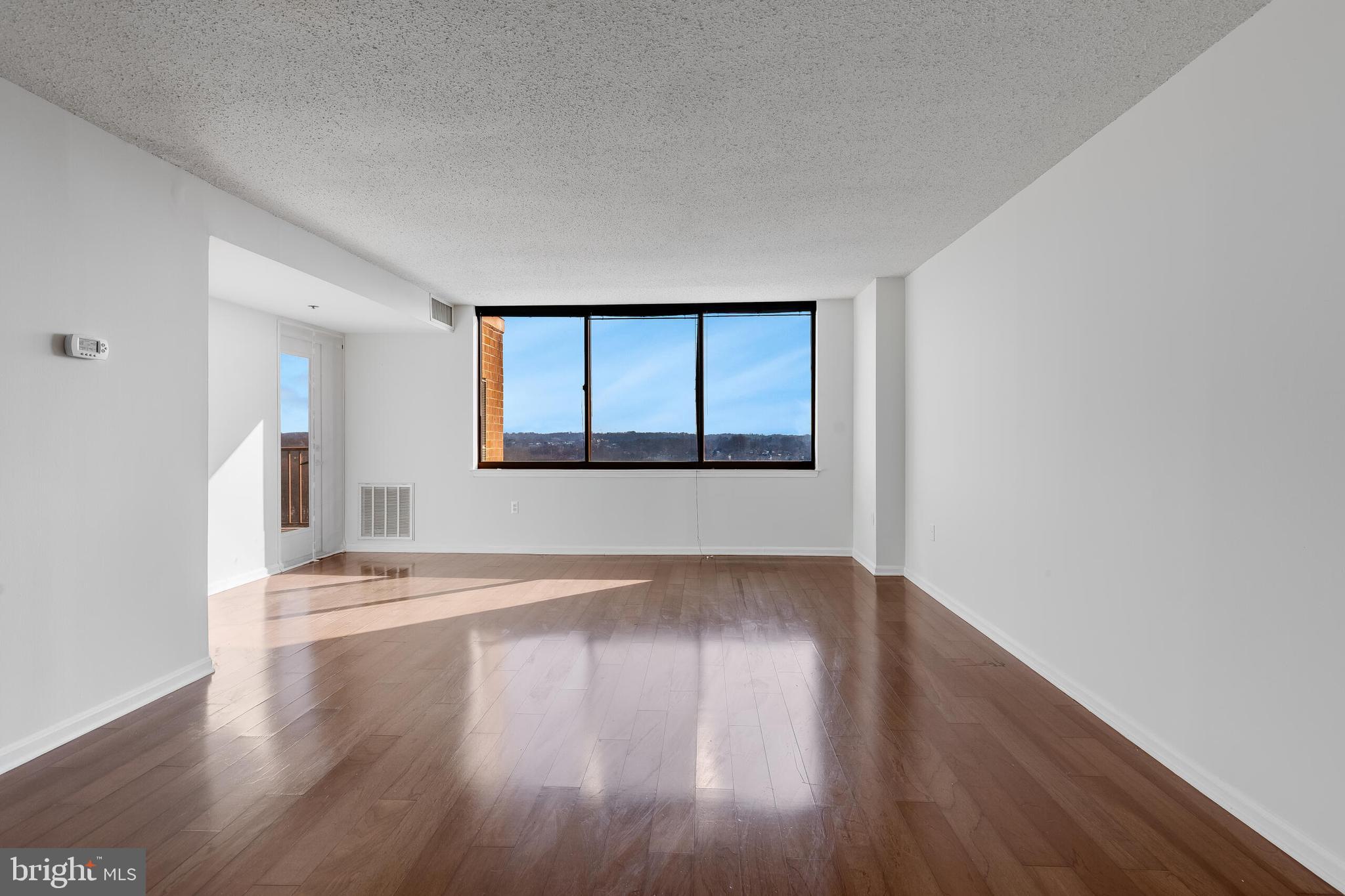 10101 GROSVENOR PLACE 2008