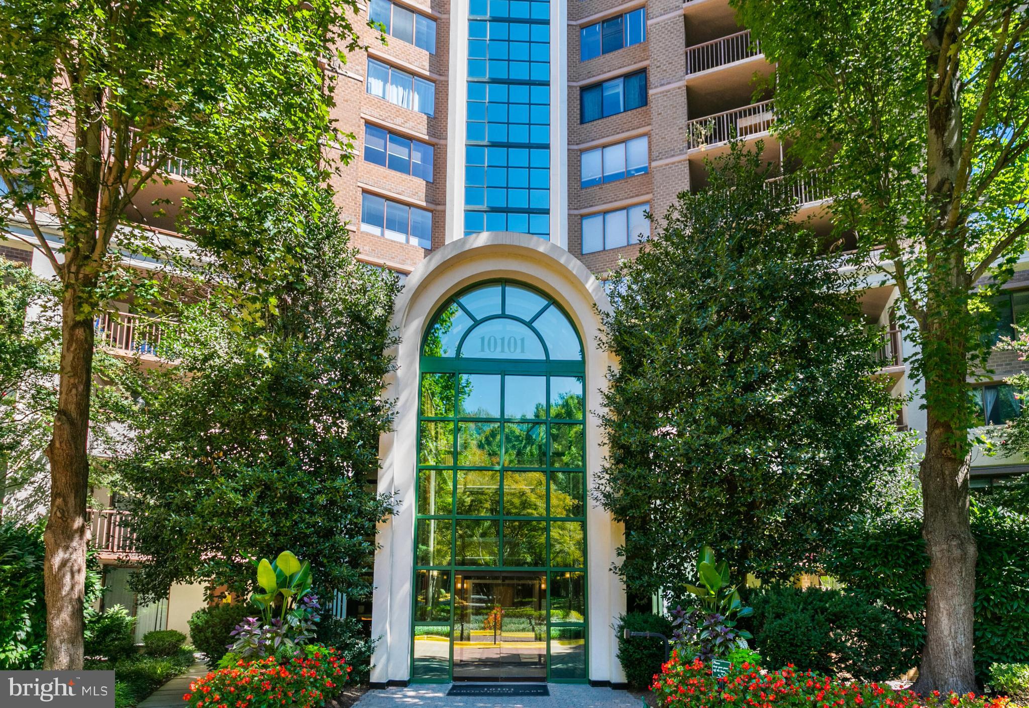 10101 GROSVENOR PLACE 2008