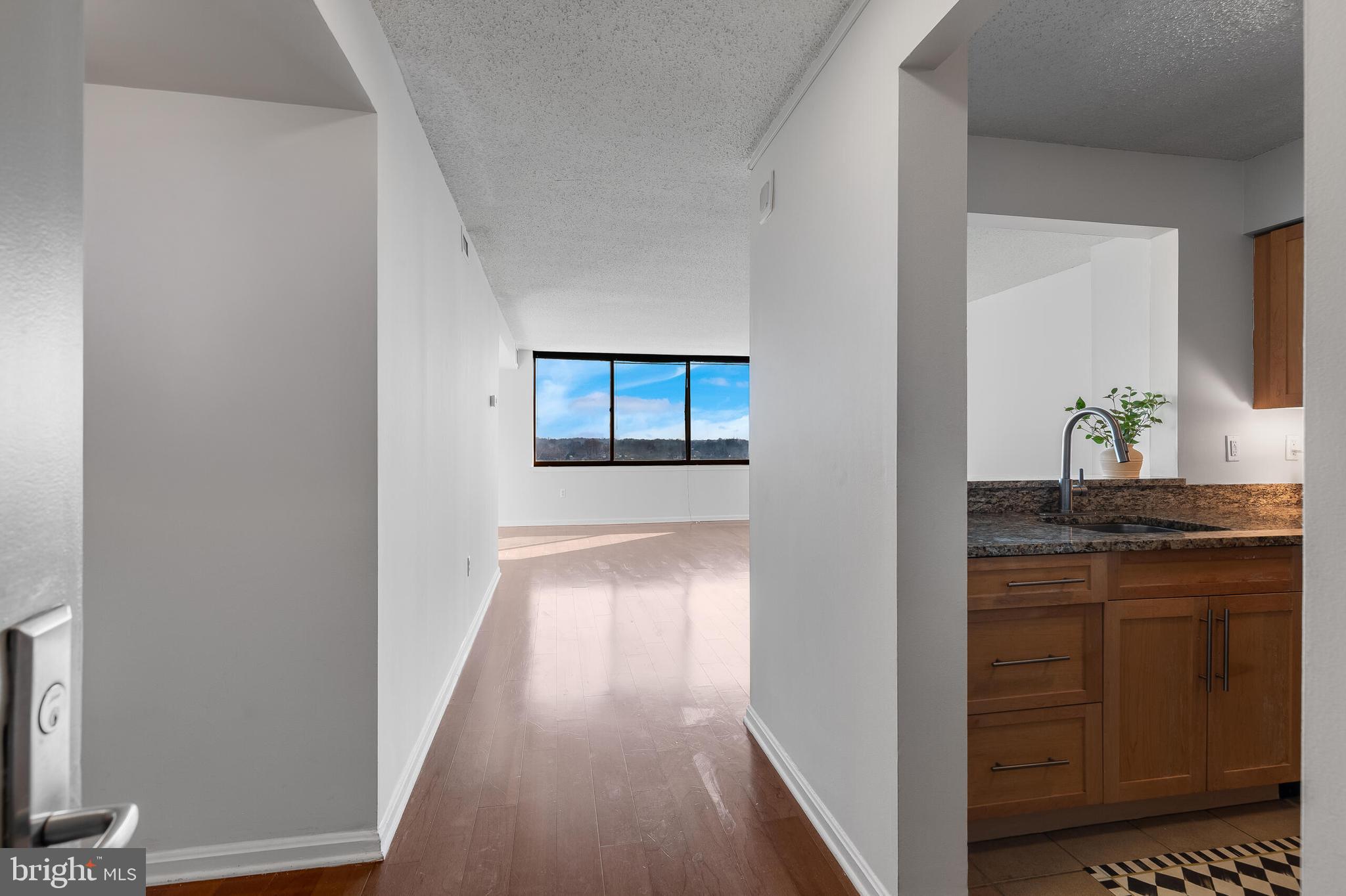 10101 GROSVENOR PLACE 2008