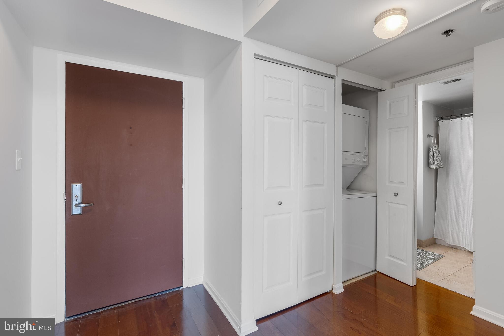 10101 GROSVENOR PLACE 2008