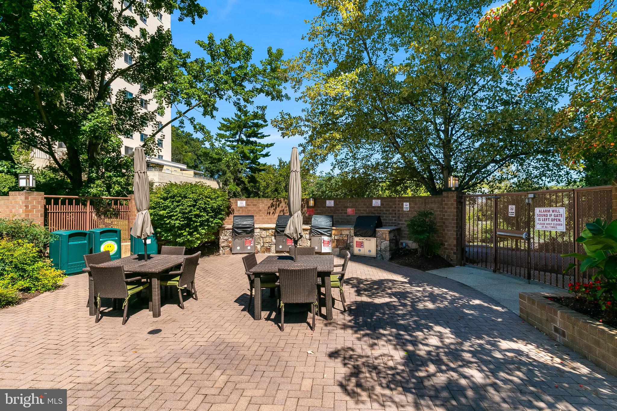 10101 GROSVENOR PLACE 2008