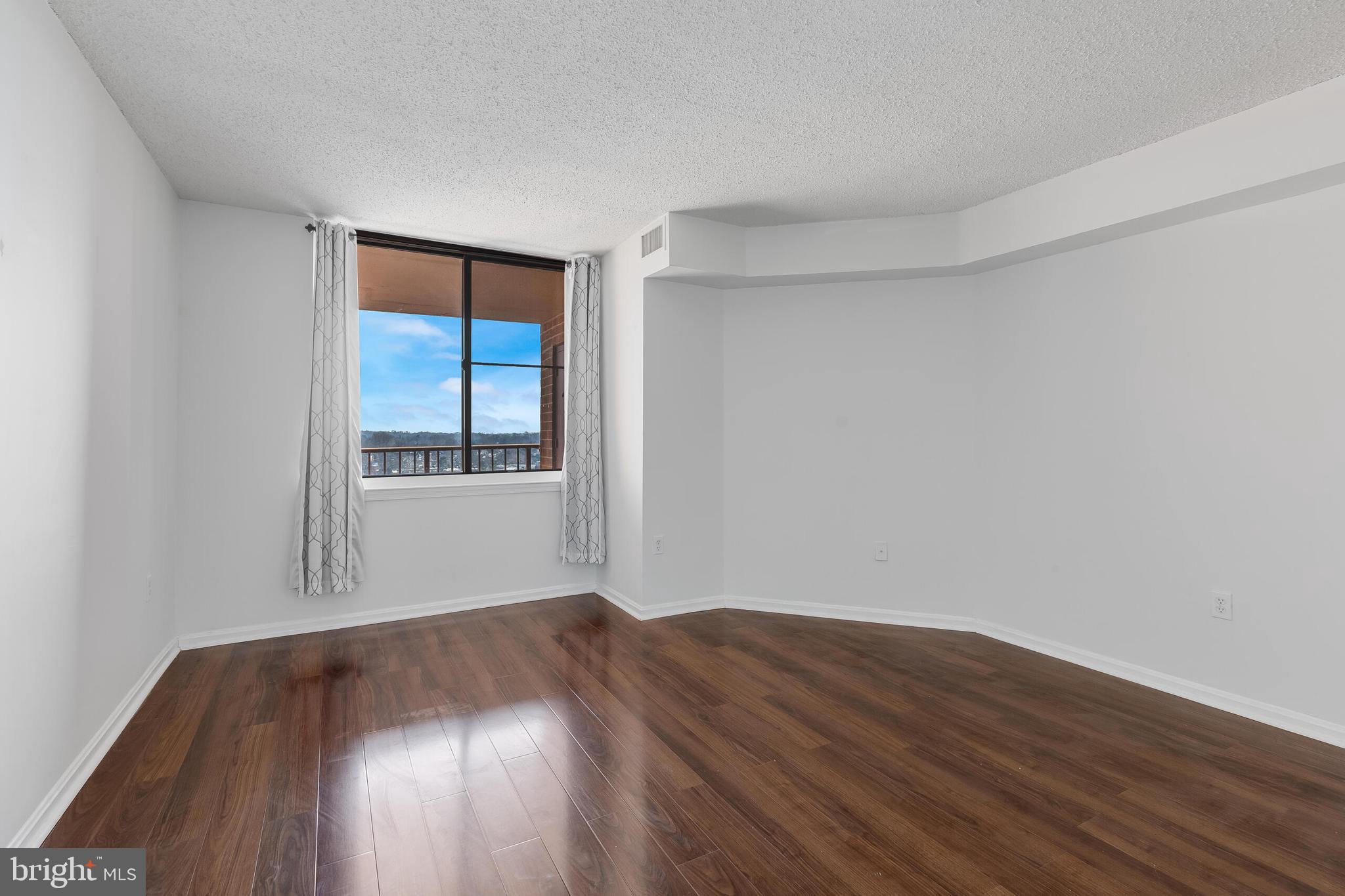 10101 GROSVENOR PLACE 2008