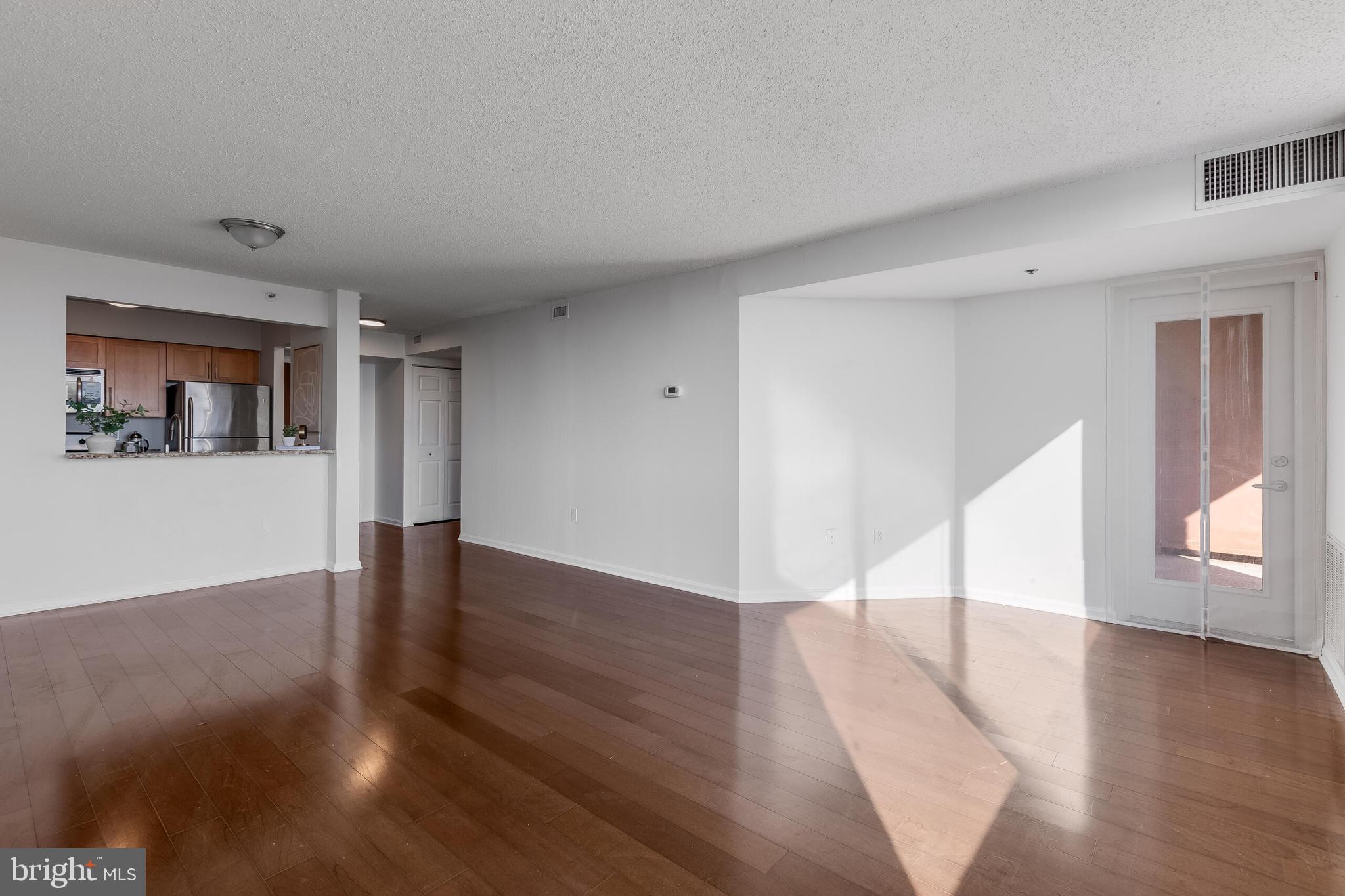 10101 GROSVENOR PLACE 2008