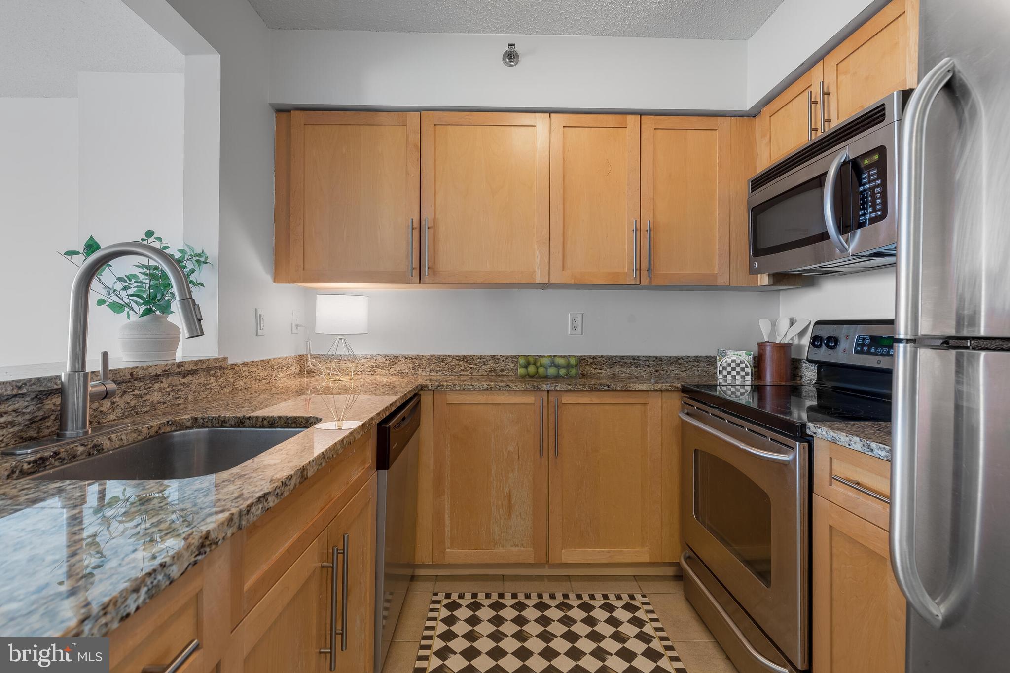 10101 GROSVENOR PLACE 2008