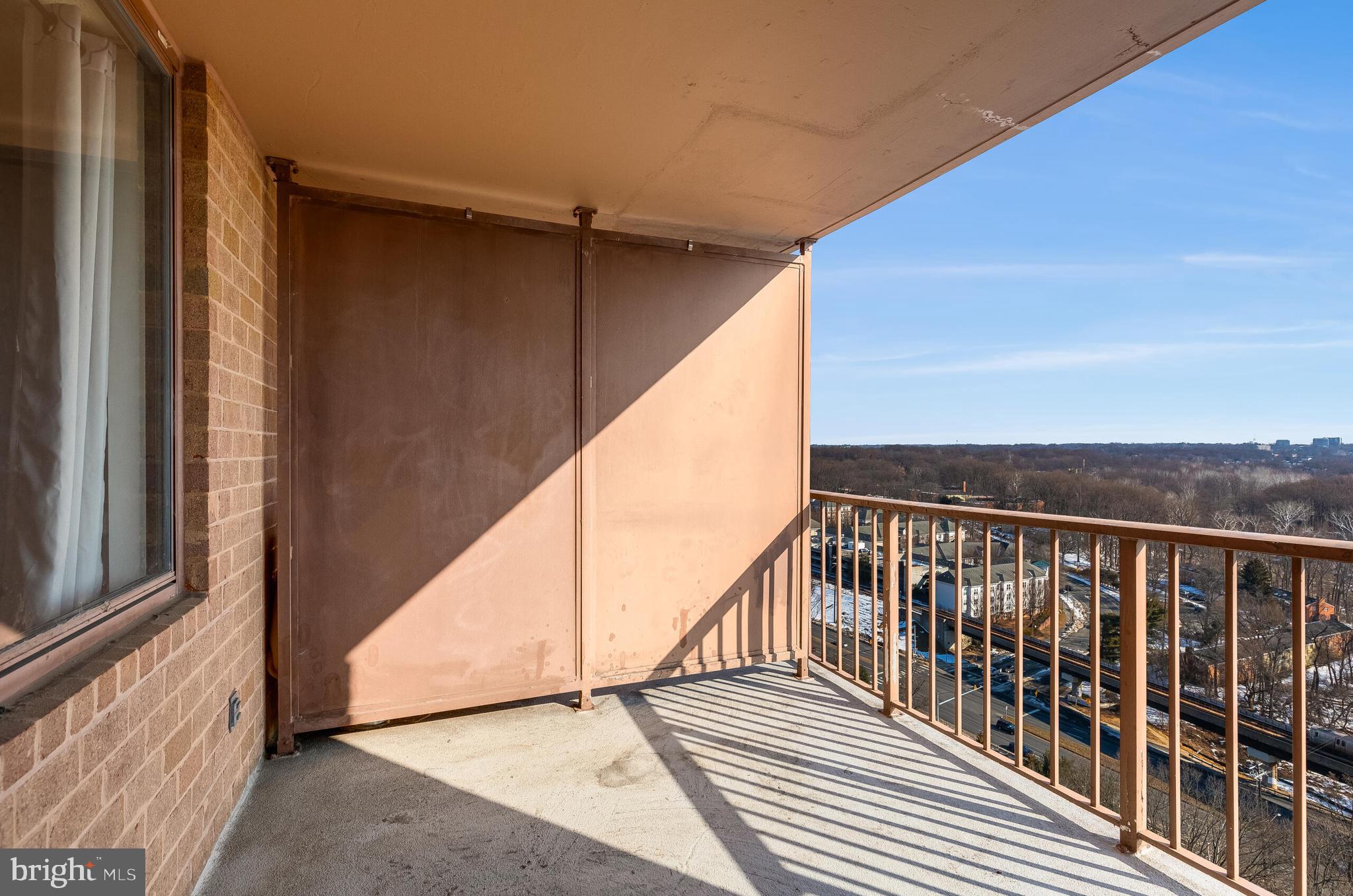 10101 GROSVENOR PLACE 2008