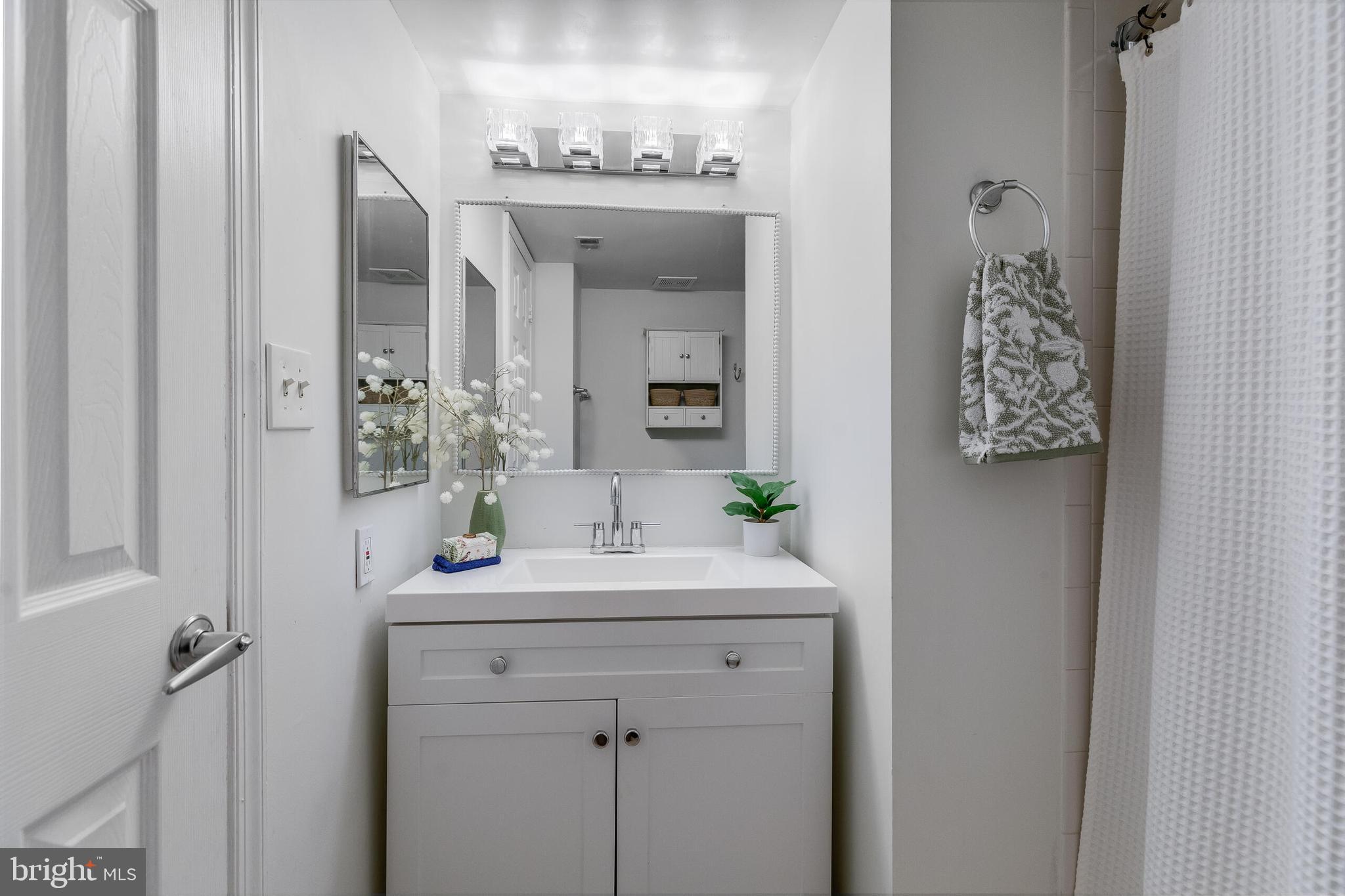 10101 GROSVENOR PLACE 2008