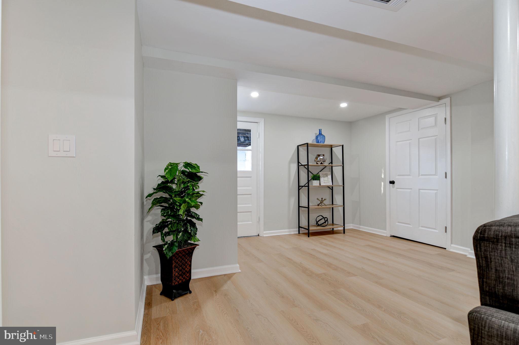 2909 Troy Pl