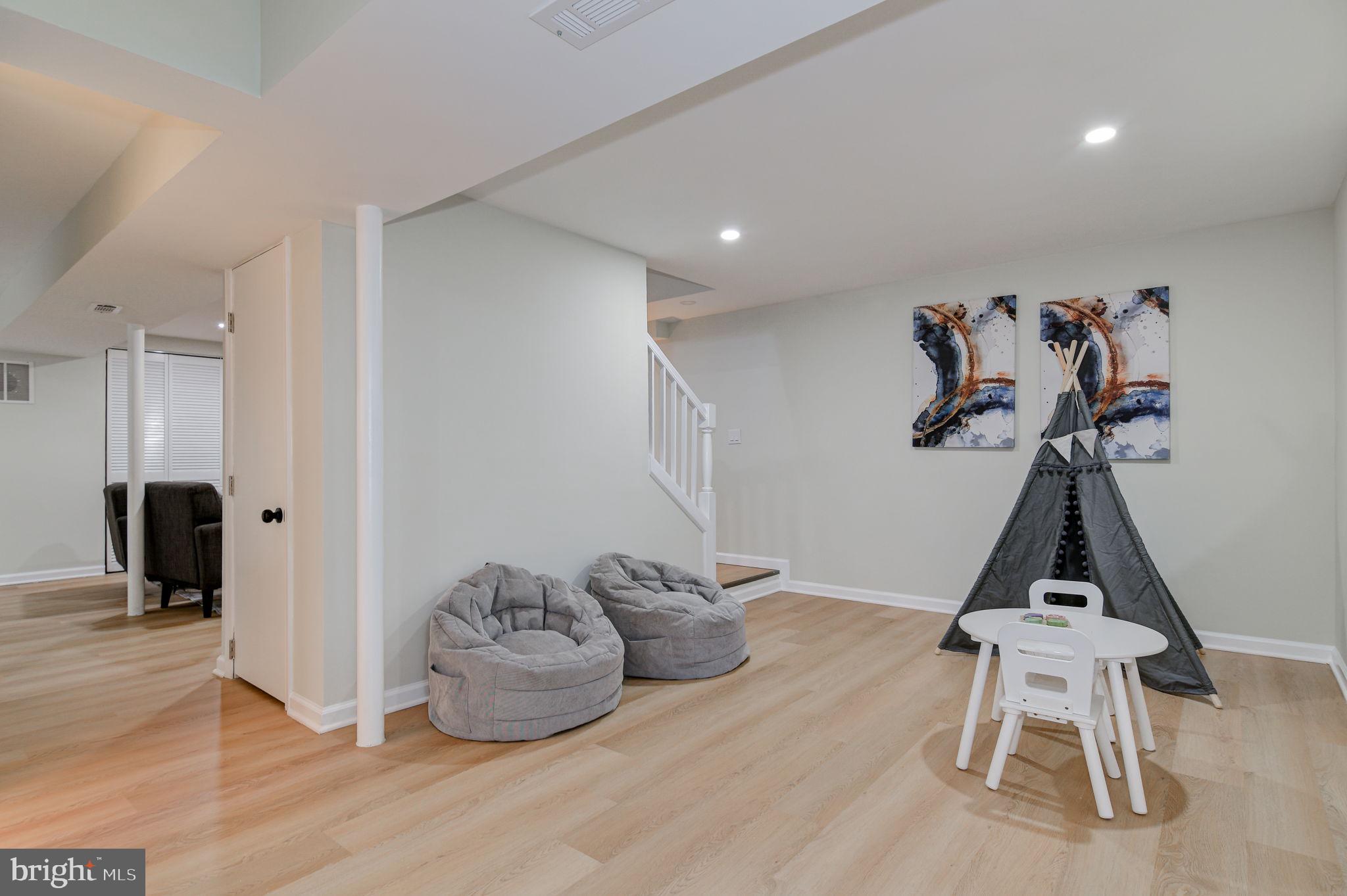 2909 Troy Pl