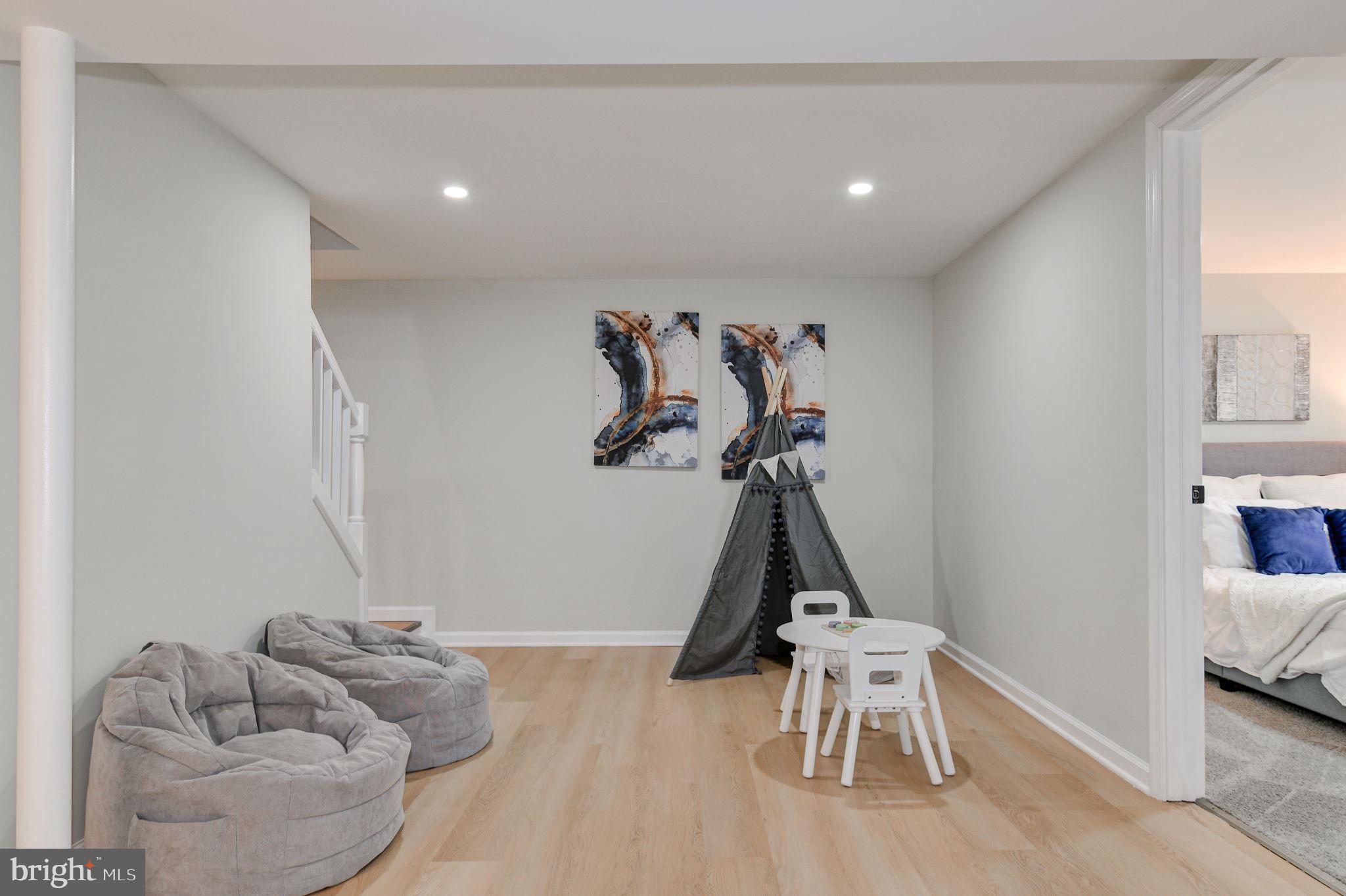 2909 Troy Pl
